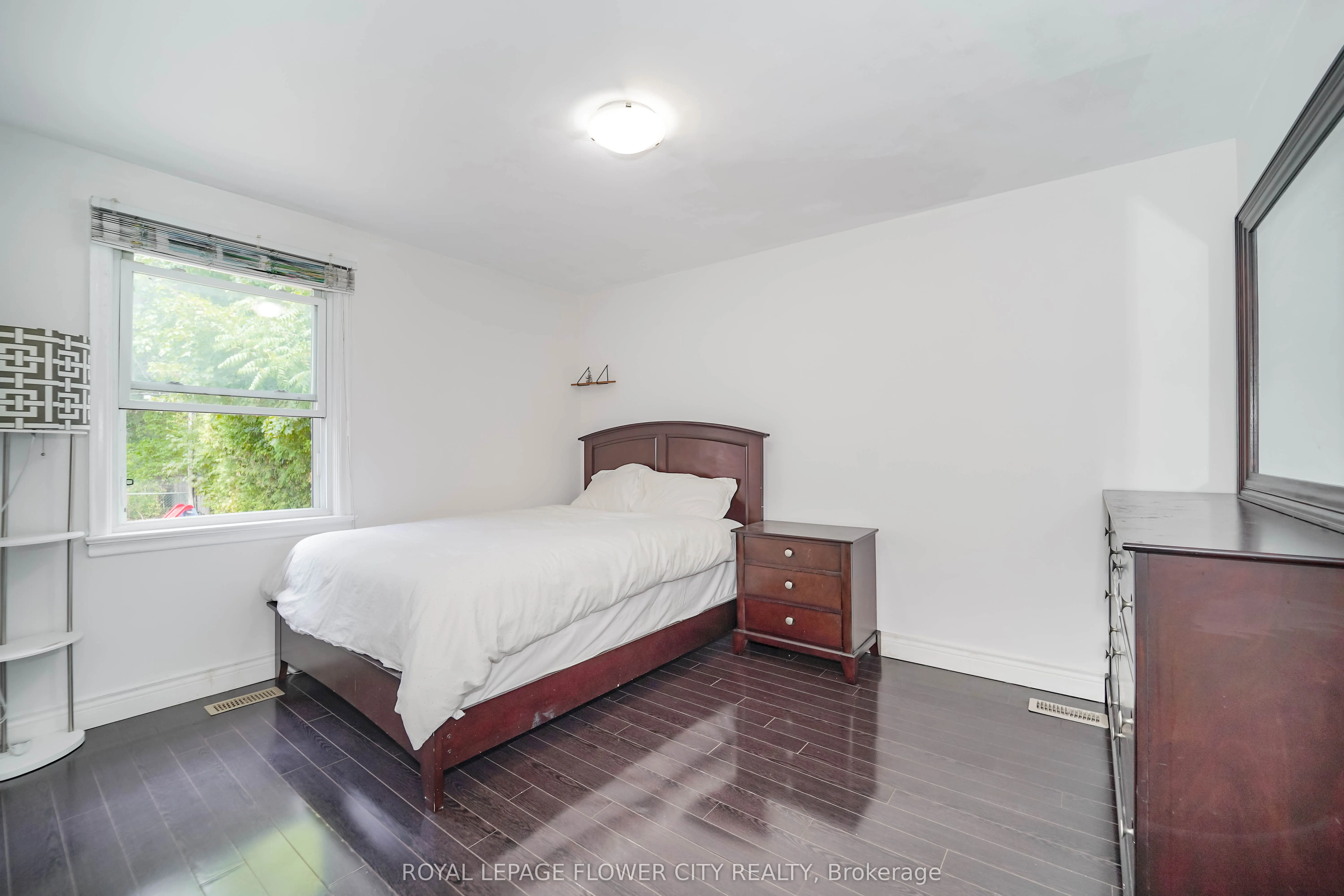 16 Scranton Road S