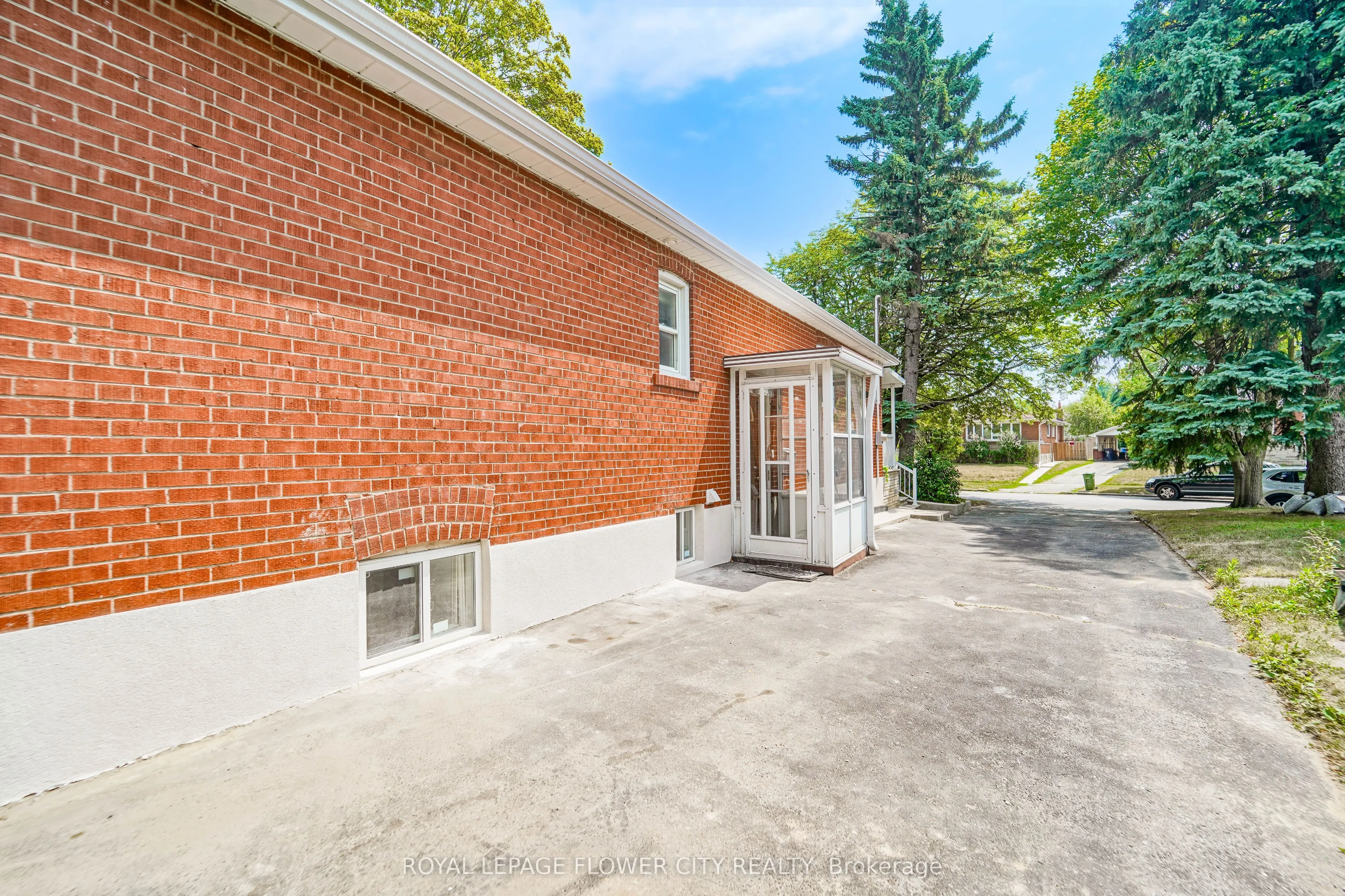 16 Scranton Road S