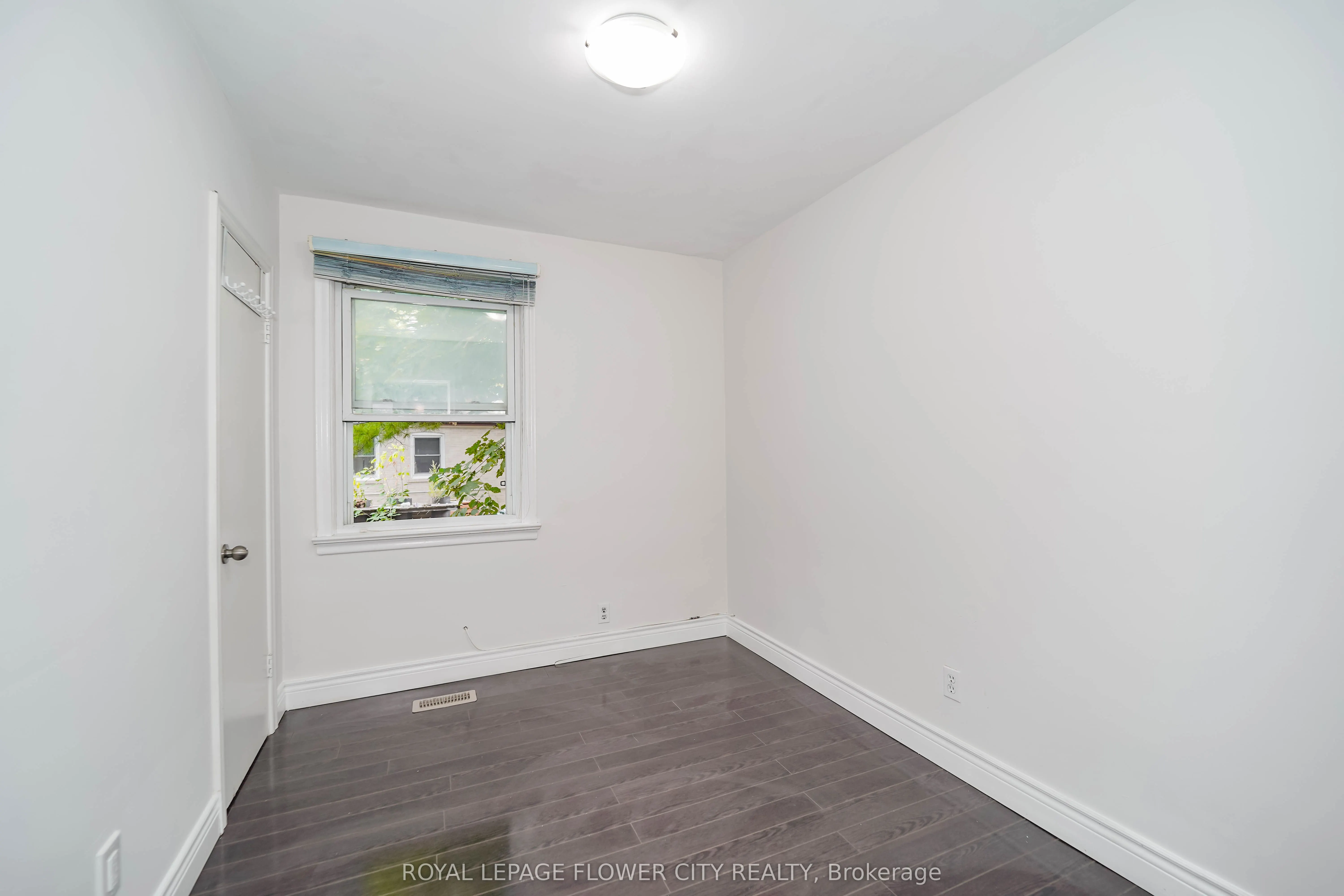 16 Scranton Road S