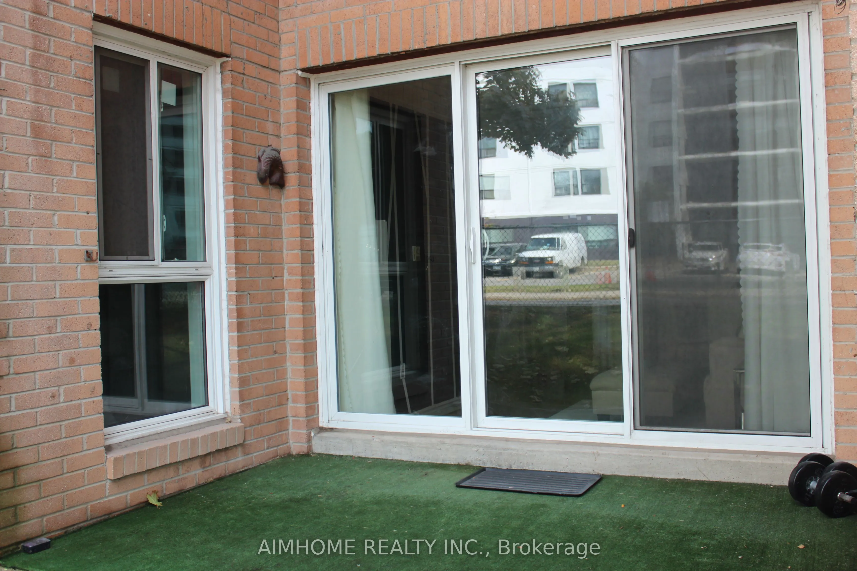 100 Mornelle Court, #1086