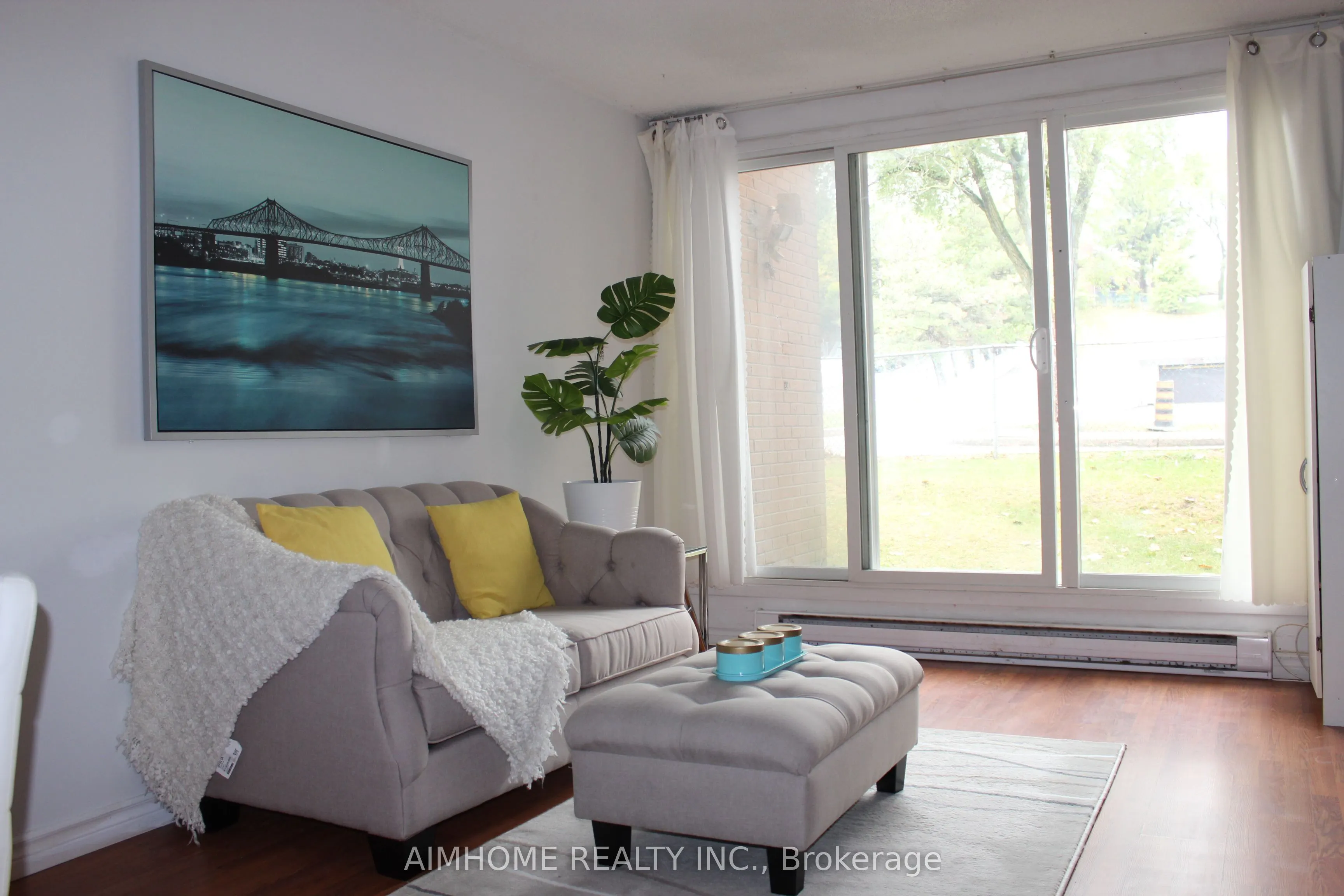100 Mornelle Court, #1086