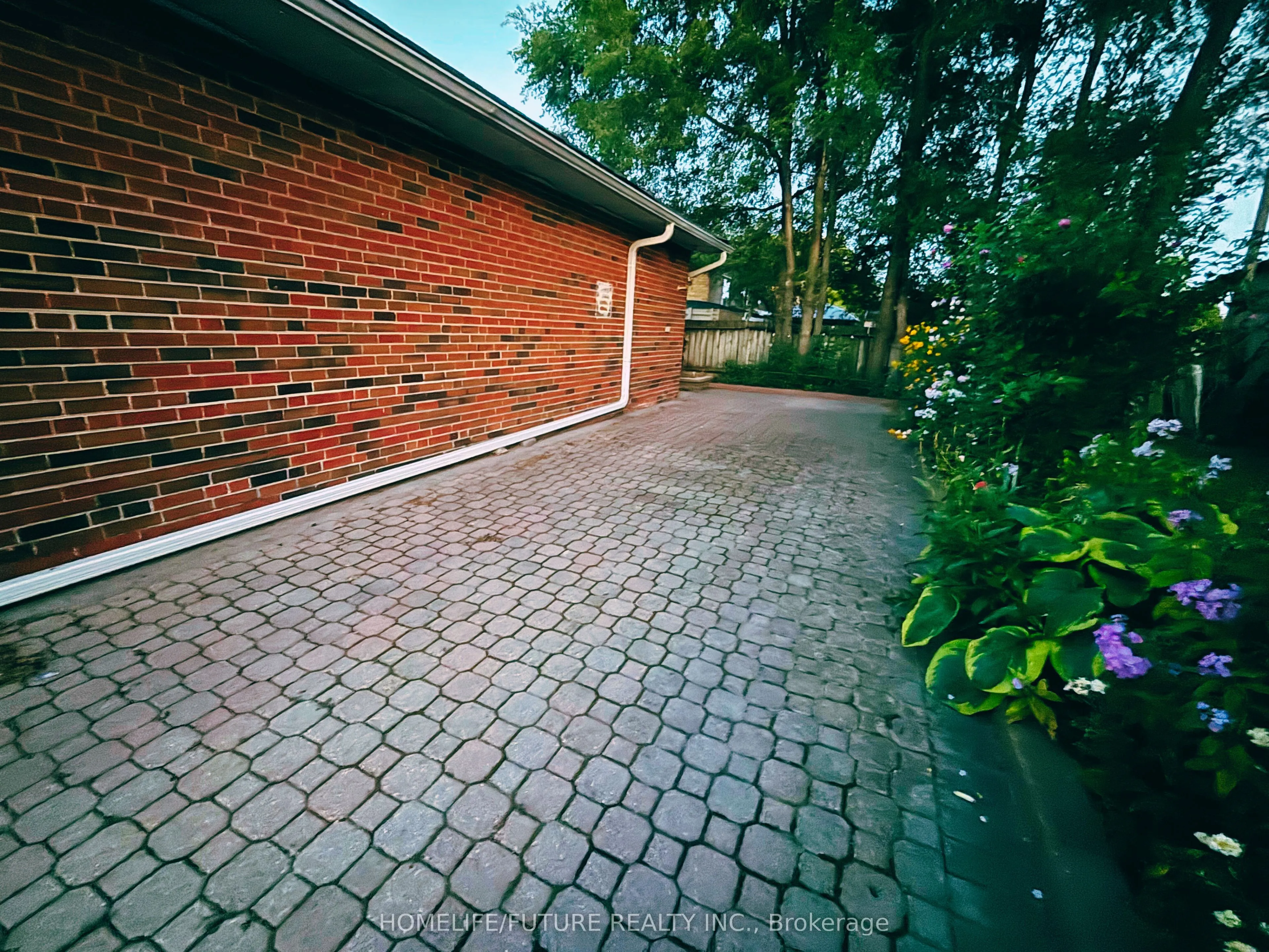 87 Pandora Circle