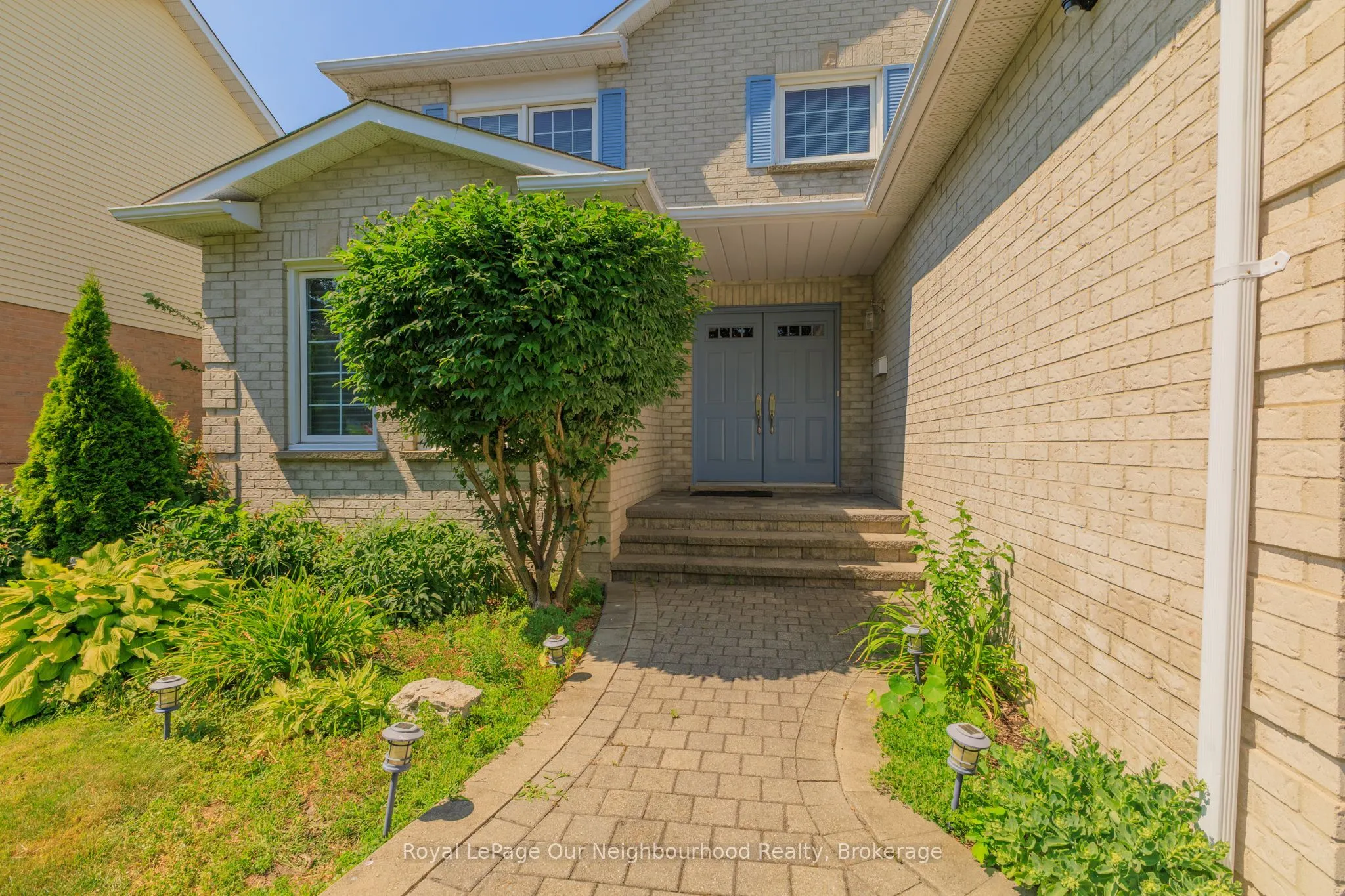 10 Holden Court