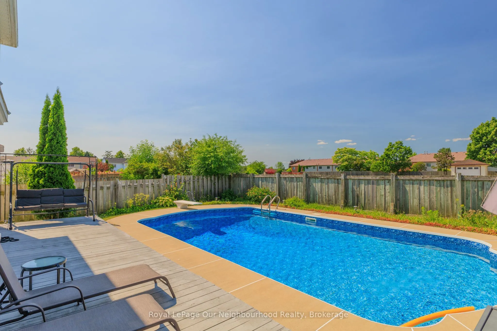 10 Holden Court