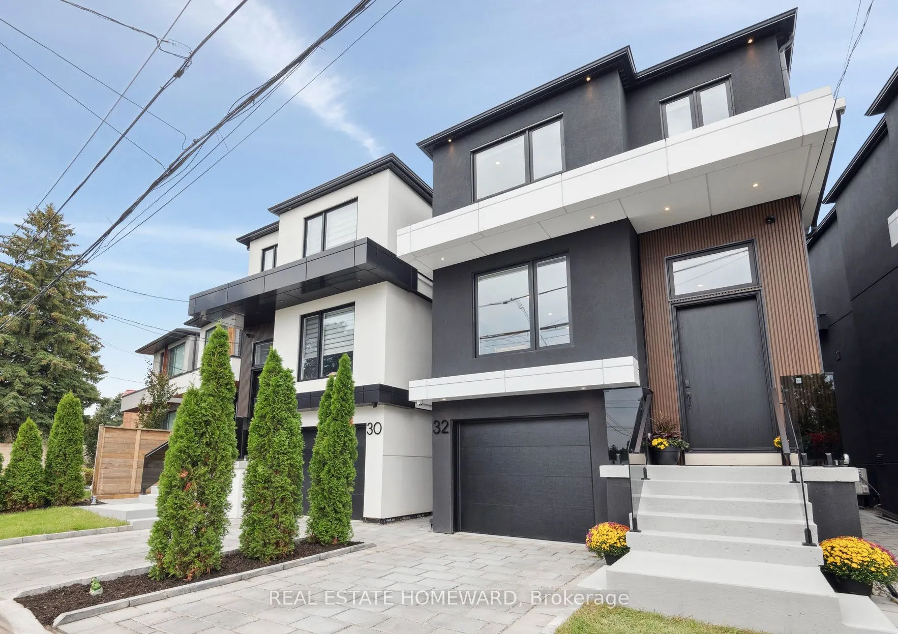 32 Westlake Crescent