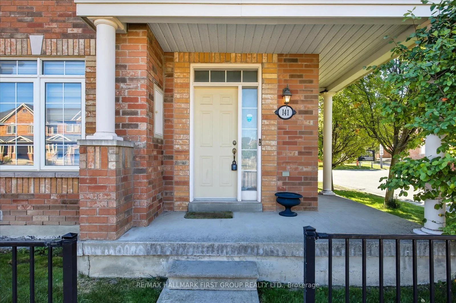 141 Kenneth Hobbs Avenue
