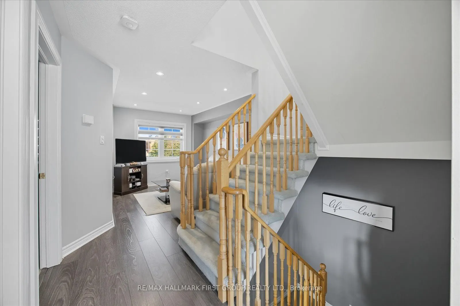 141 Kenneth Hobbs Avenue