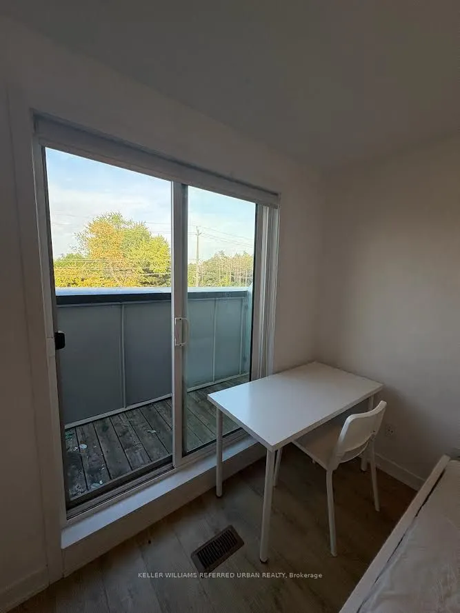 1720 Simcoe Street N, #10-2