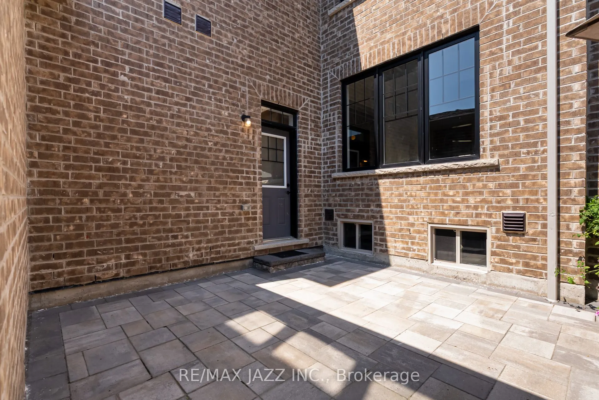 166 Coronation Road