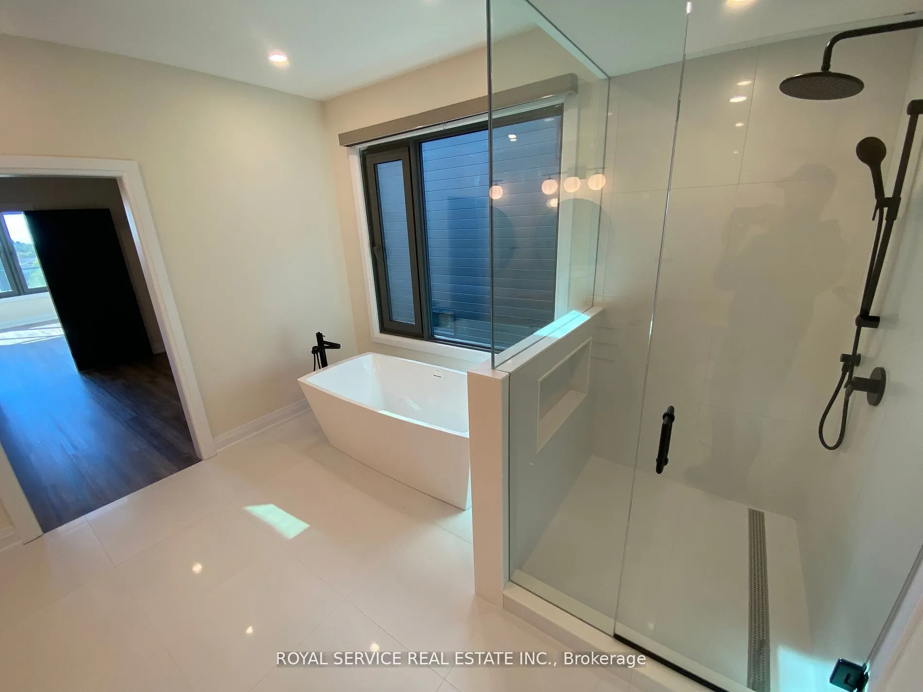 61 Waywell Street, #Upper