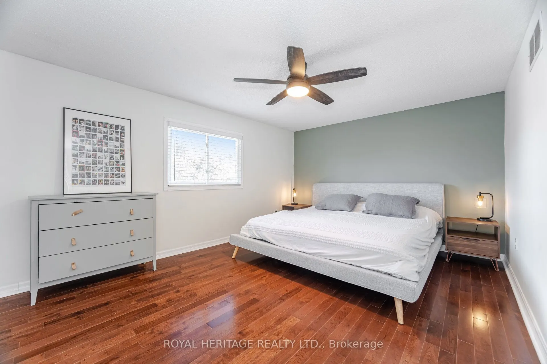 6 Field Crescent