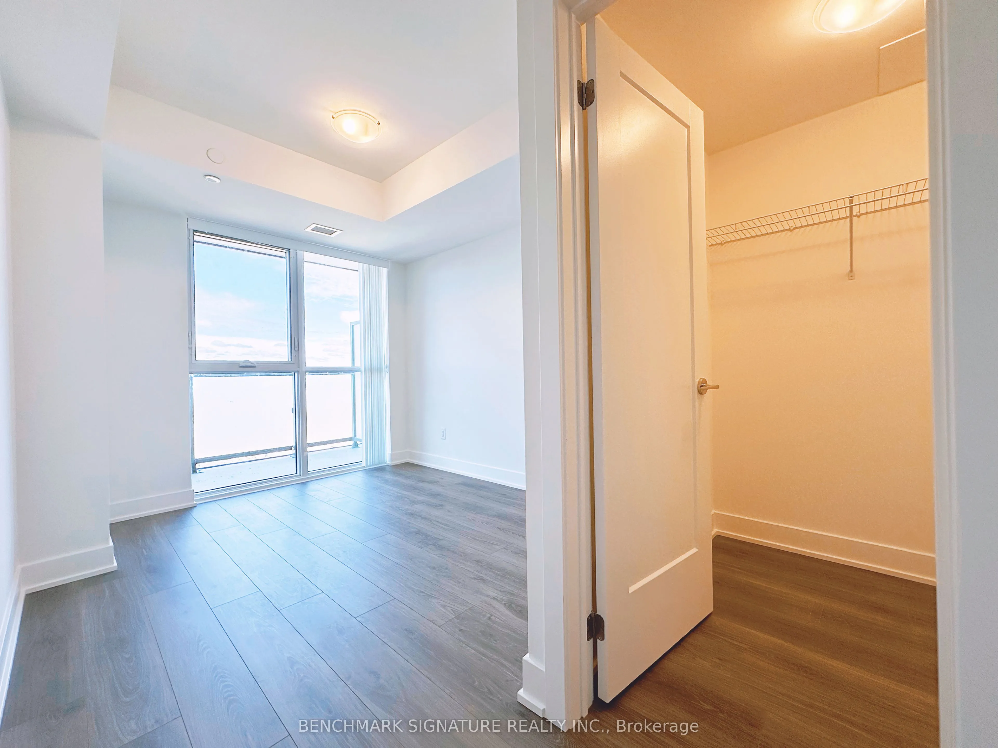 2545 Simcoe Street N, #2318