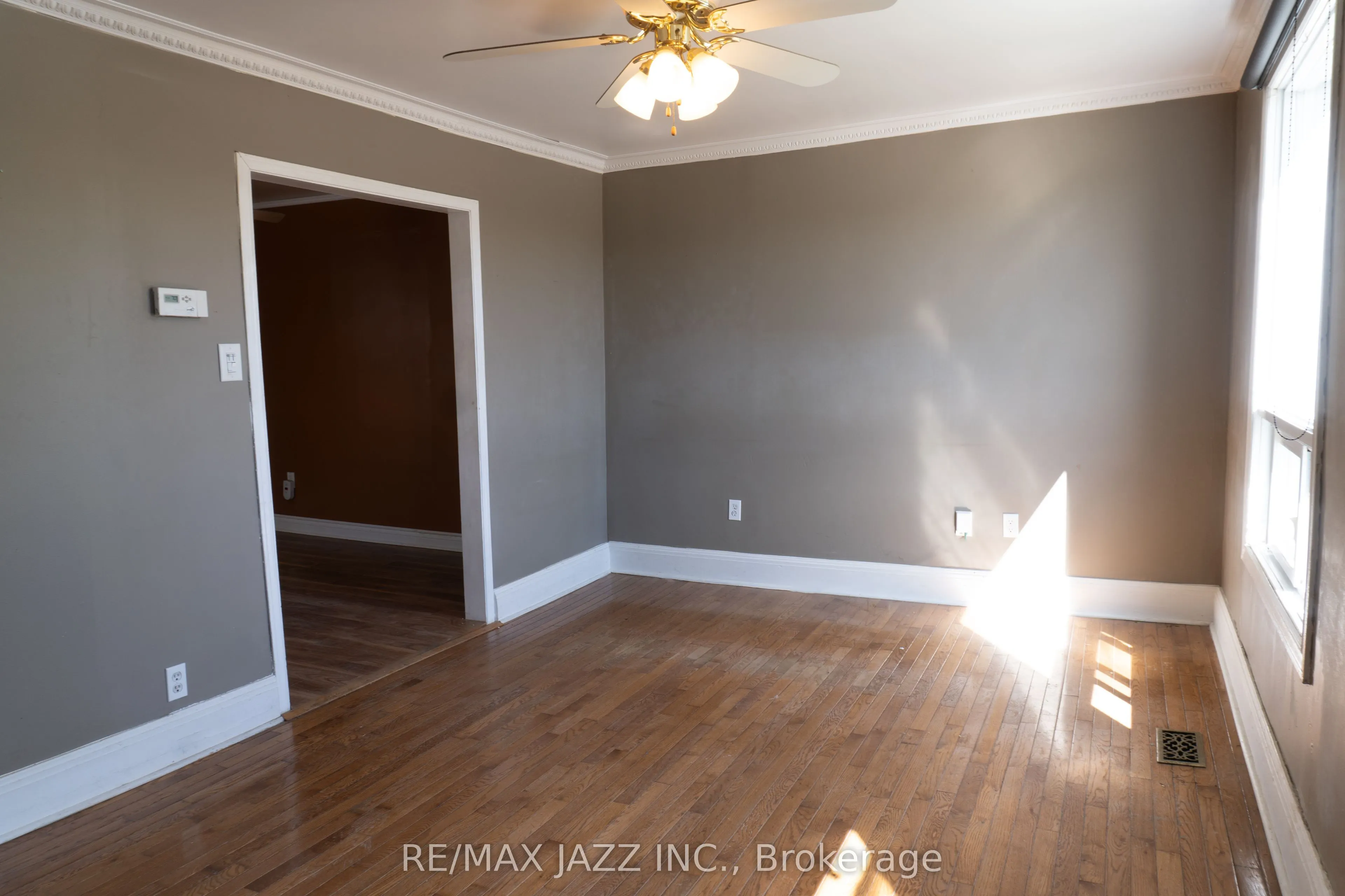 318 Ritson Road N