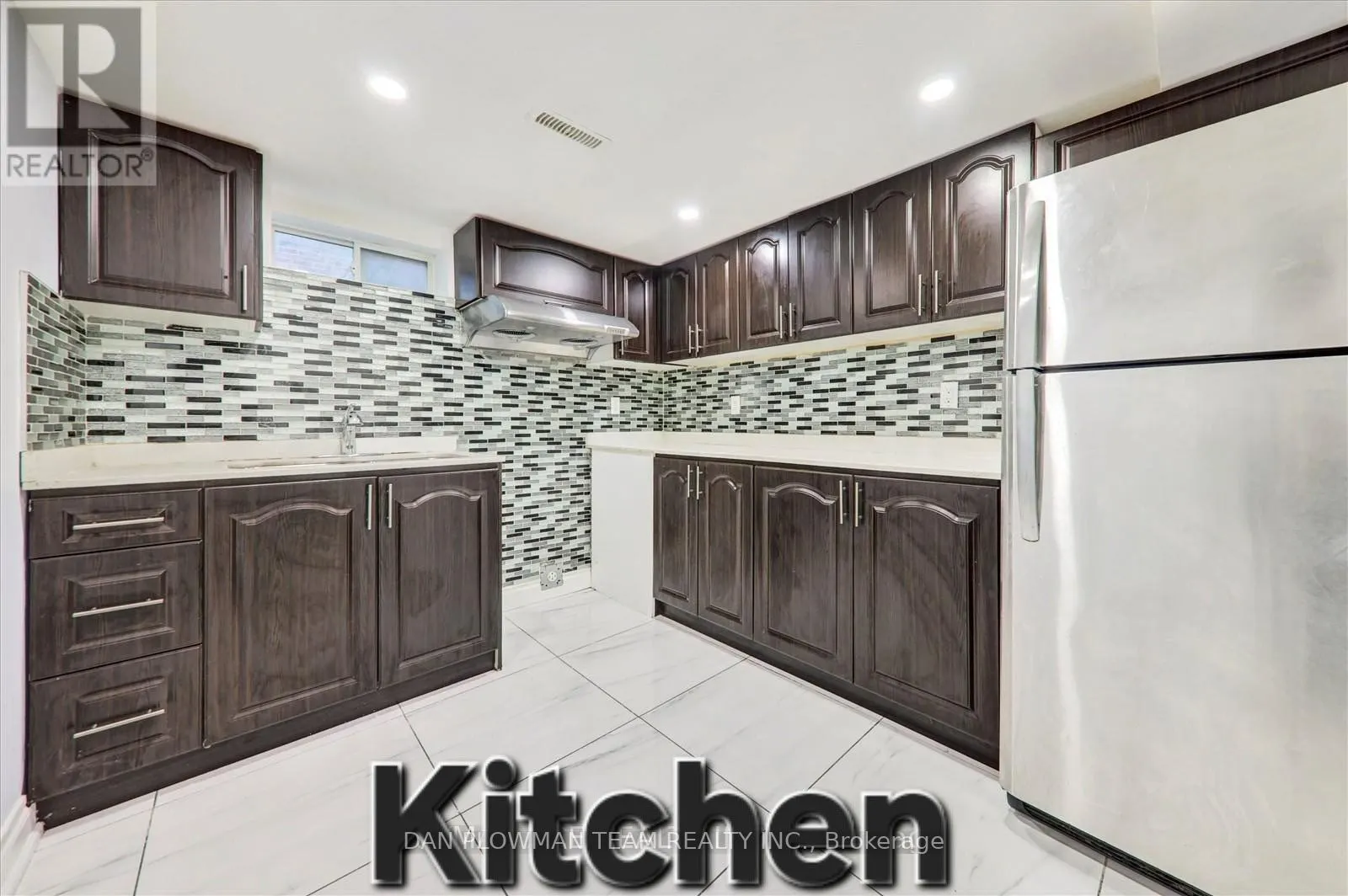 24 Wantanopa Crescent