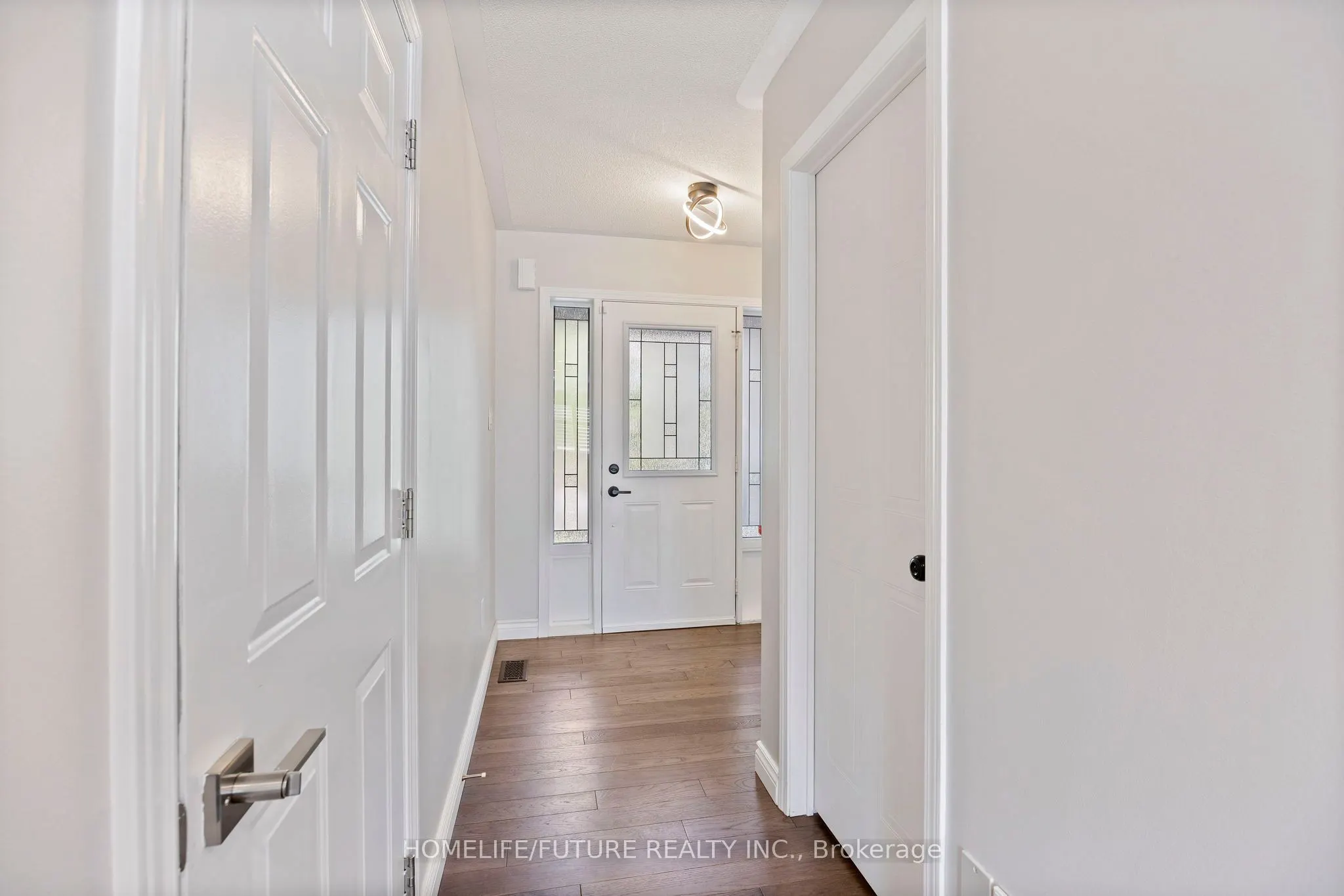 1392 Glaspell Crescent