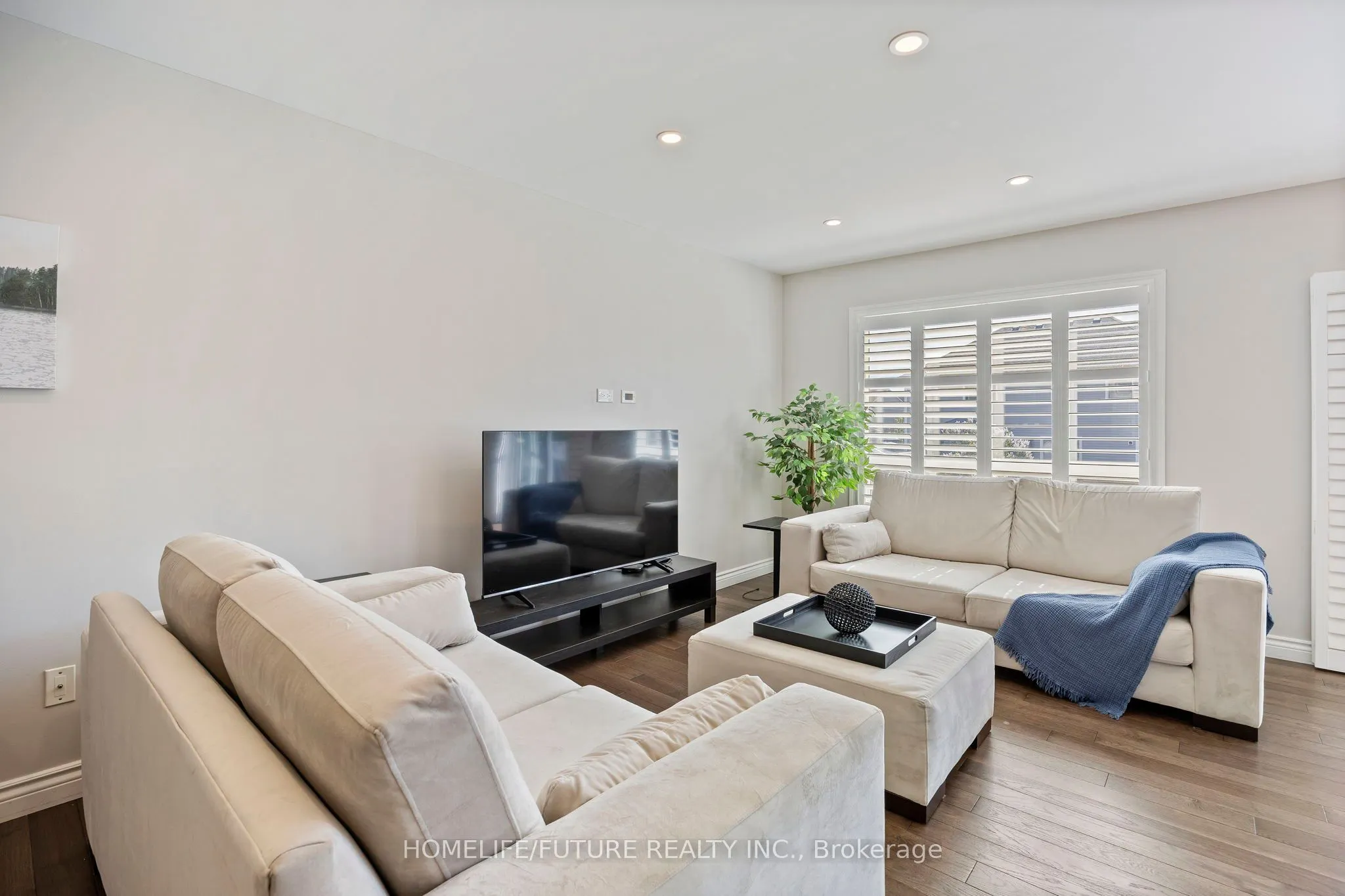 1392 Glaspell Crescent