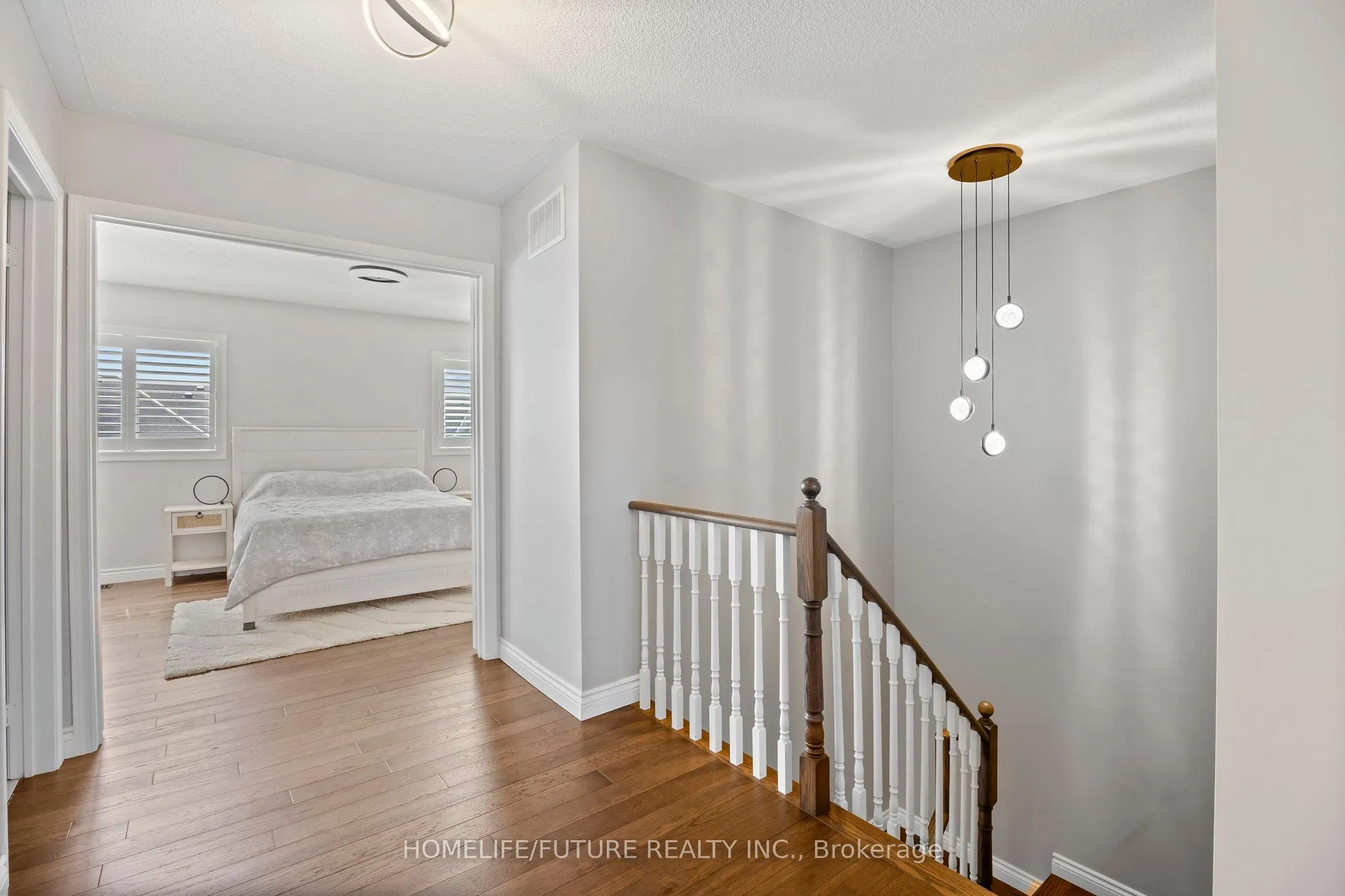 1392 Glaspell Crescent
