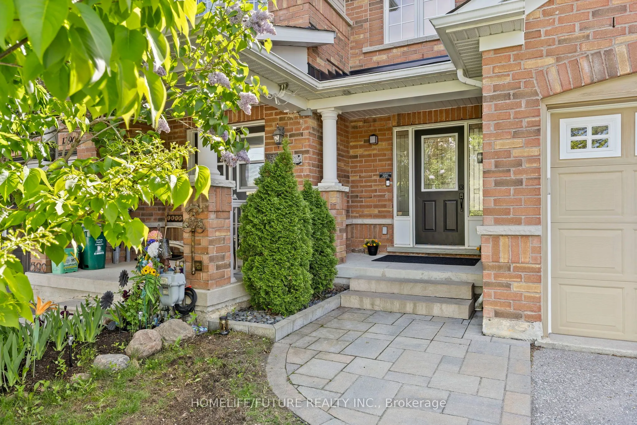 1392 Glaspell Crescent