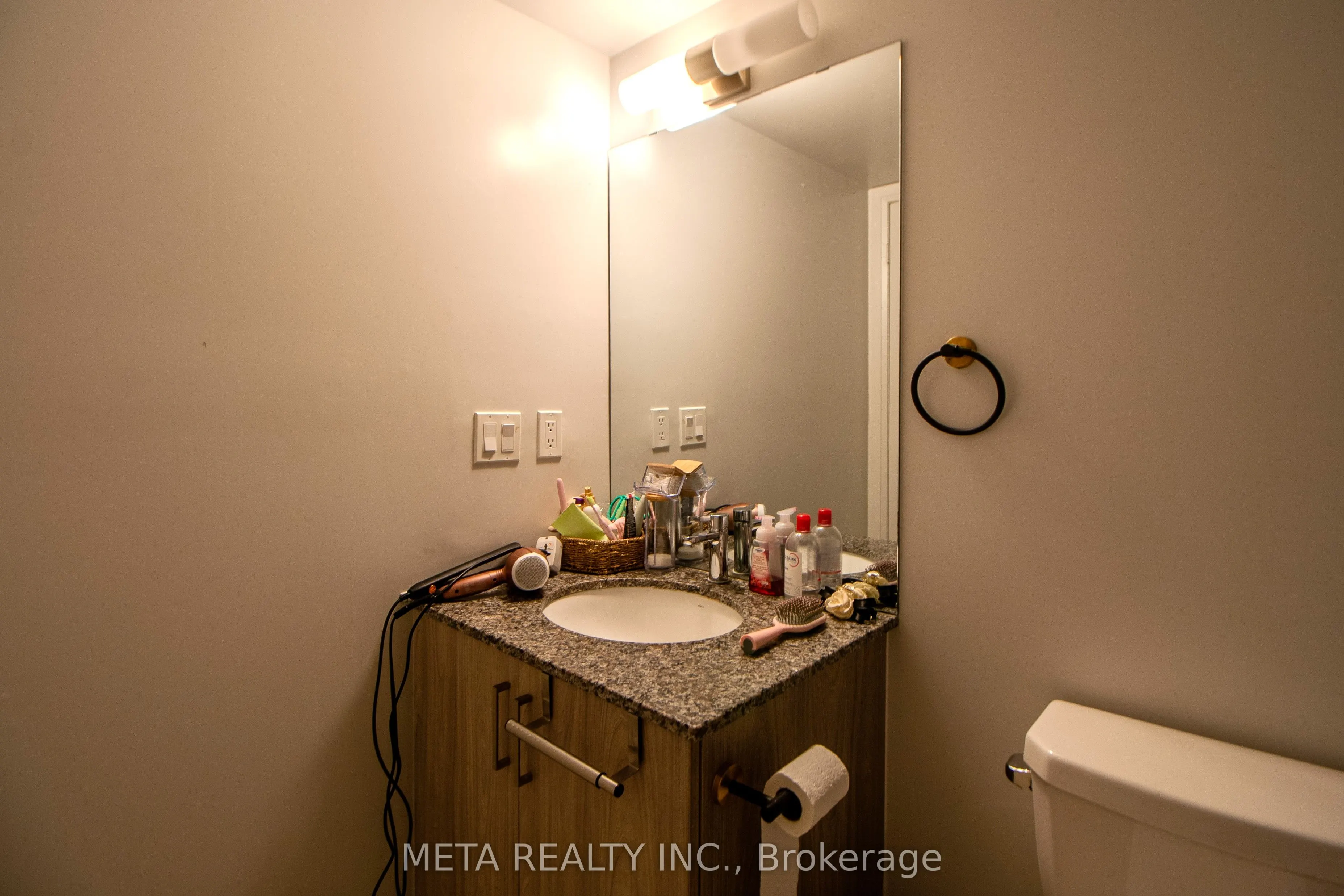 20 Meadowglen Place, #902