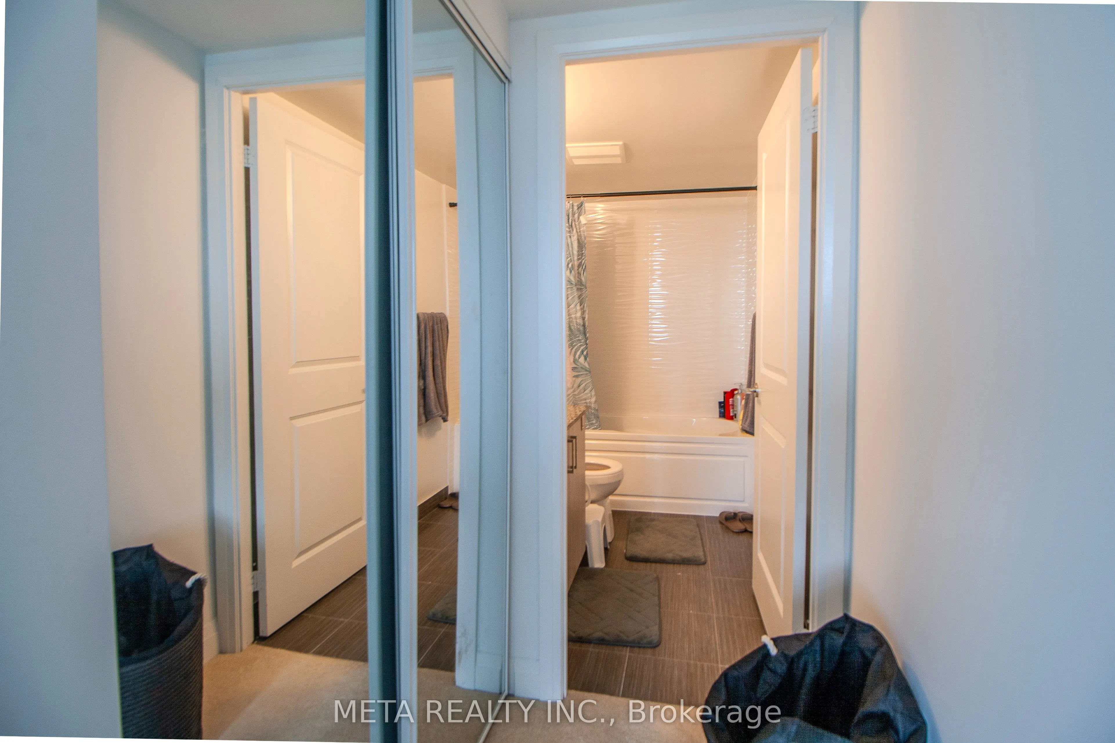 20 Meadowglen Place, #902