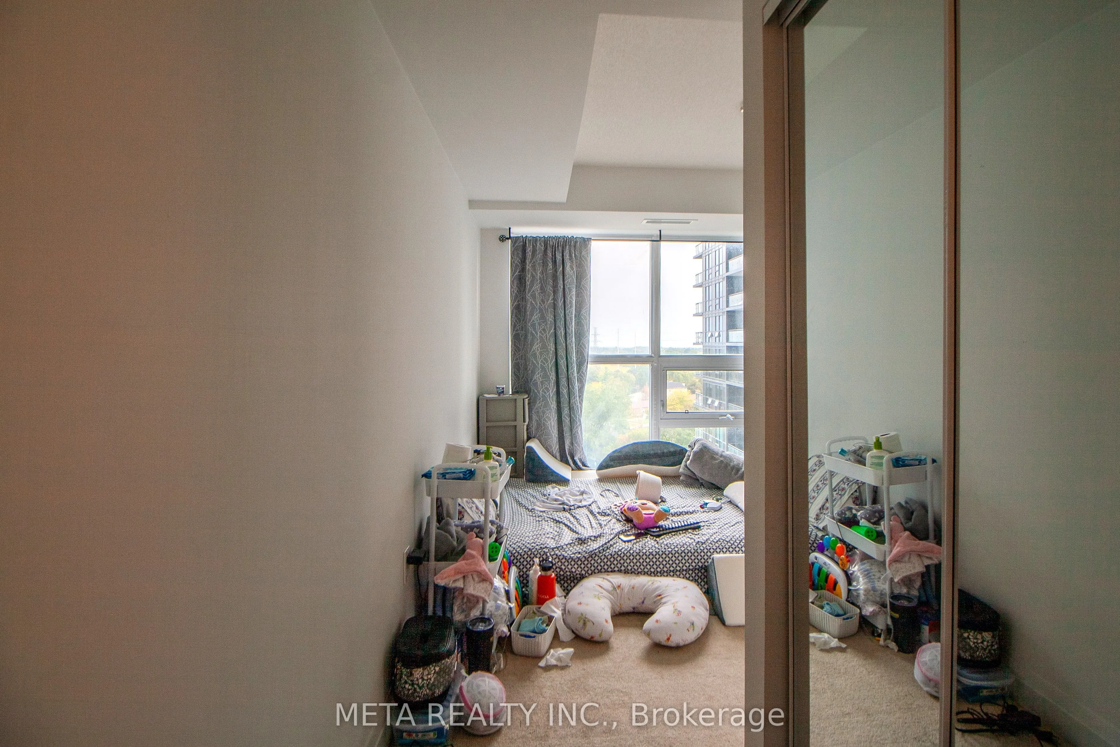 20 Meadowglen Place, #902