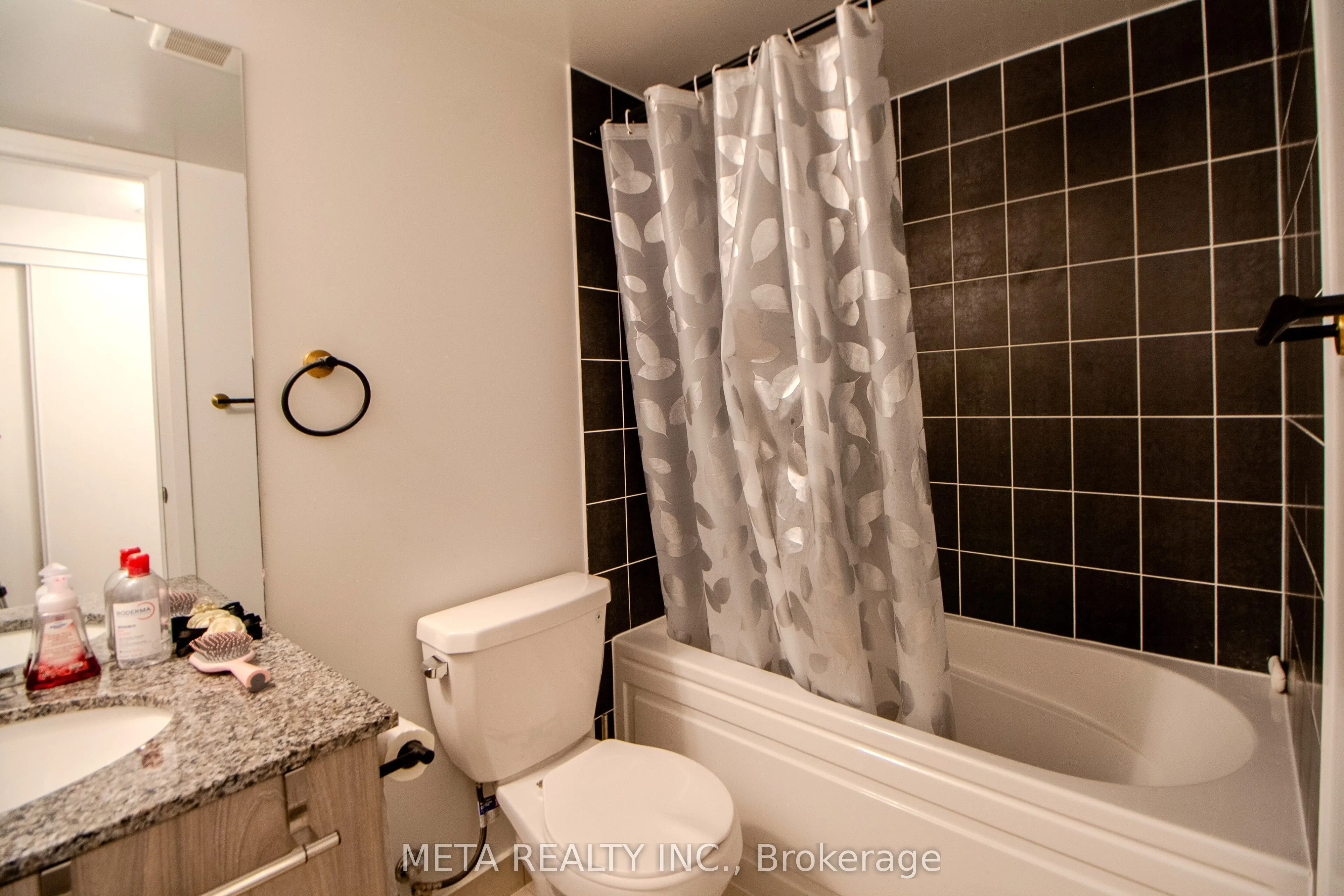 20 Meadowglen Place, #902