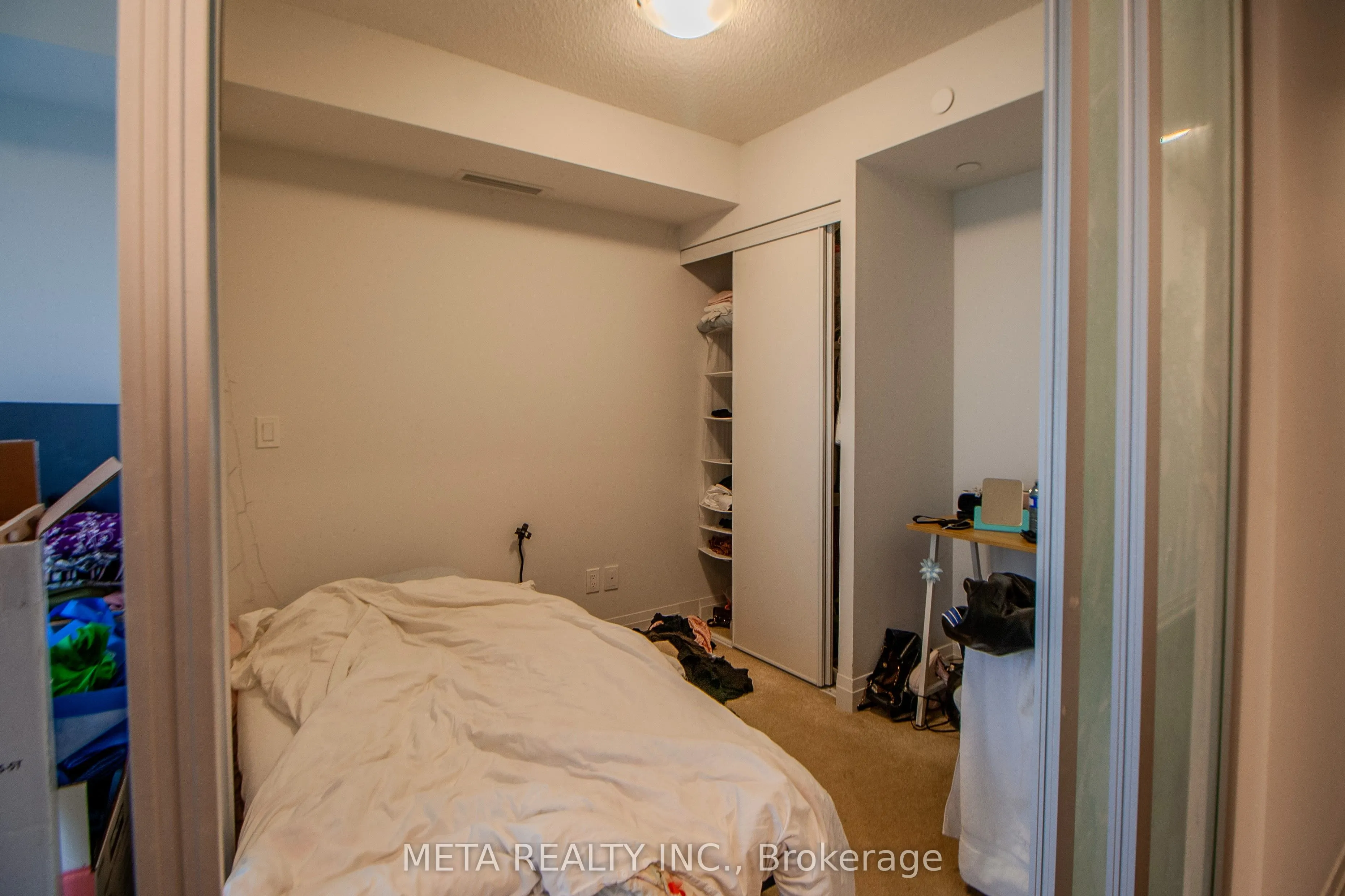 20 Meadowglen Place, #902
