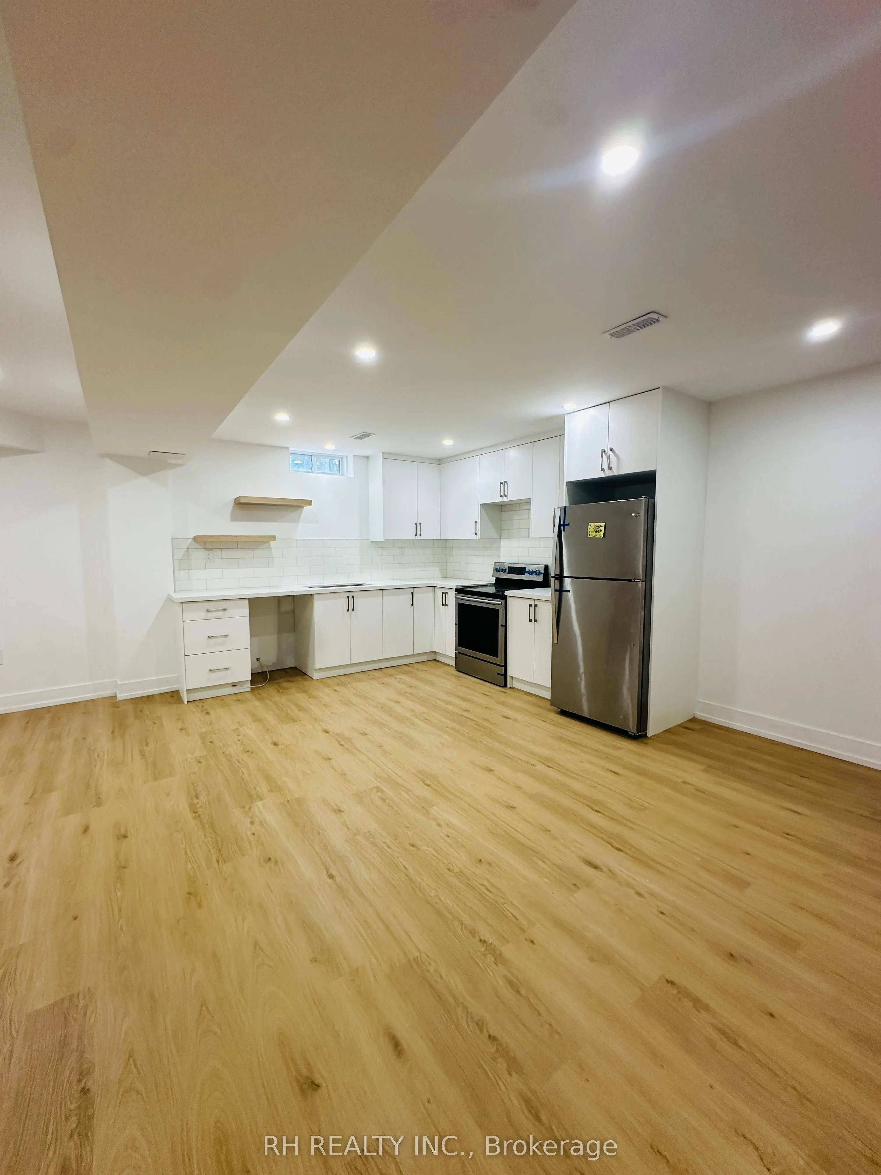 37 Danielle Moore Circle, #LOWER
