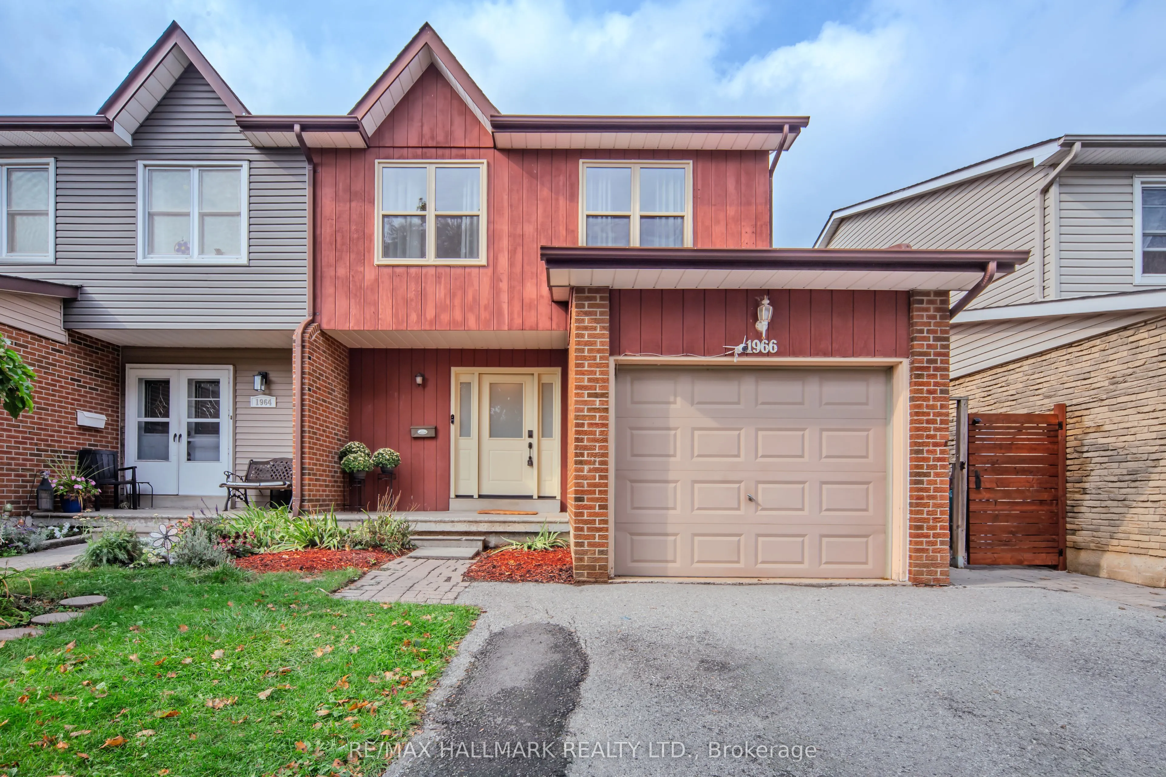 1966 Faylee Crescent