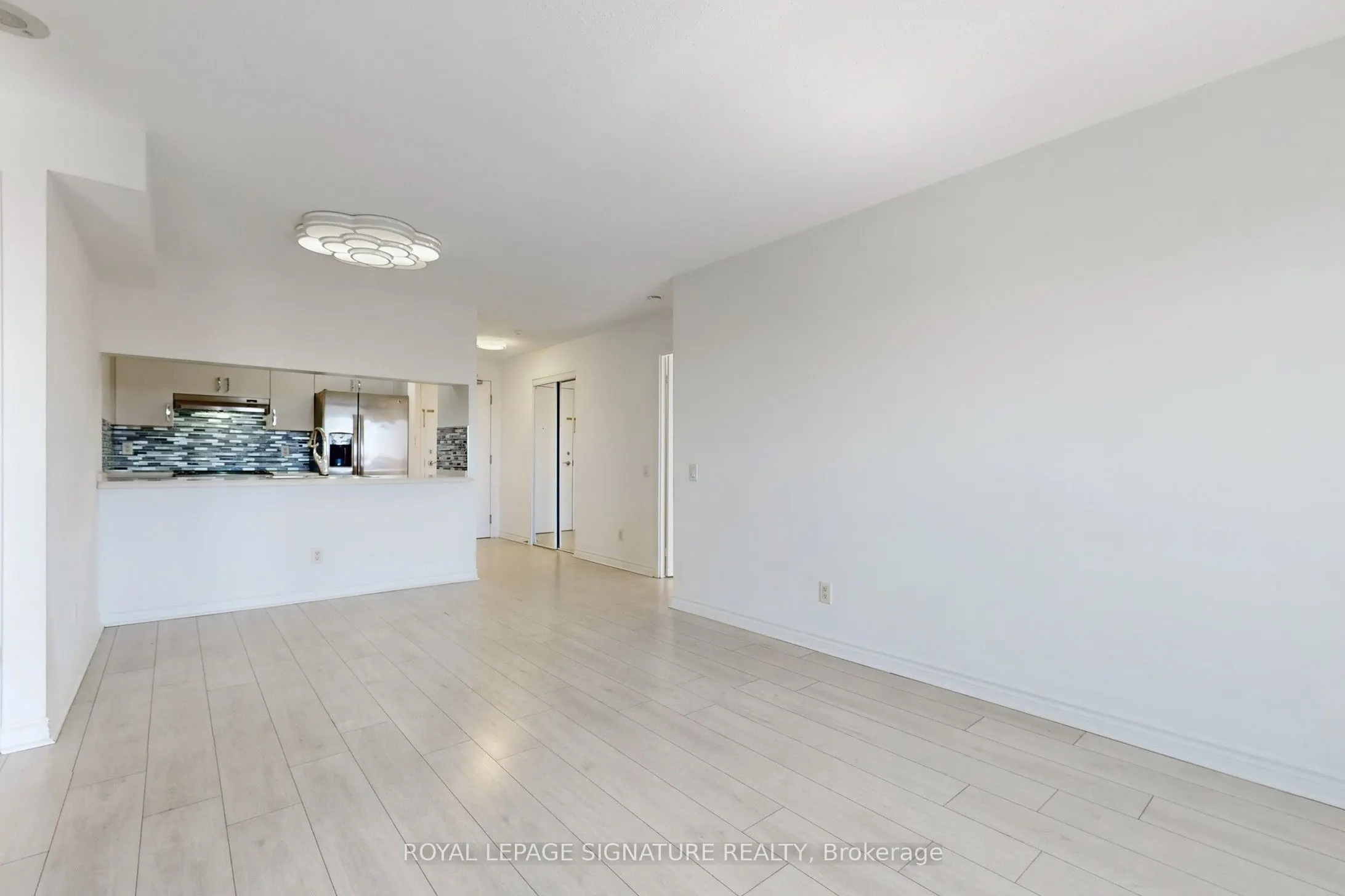 8 Mondeo Drive, #621