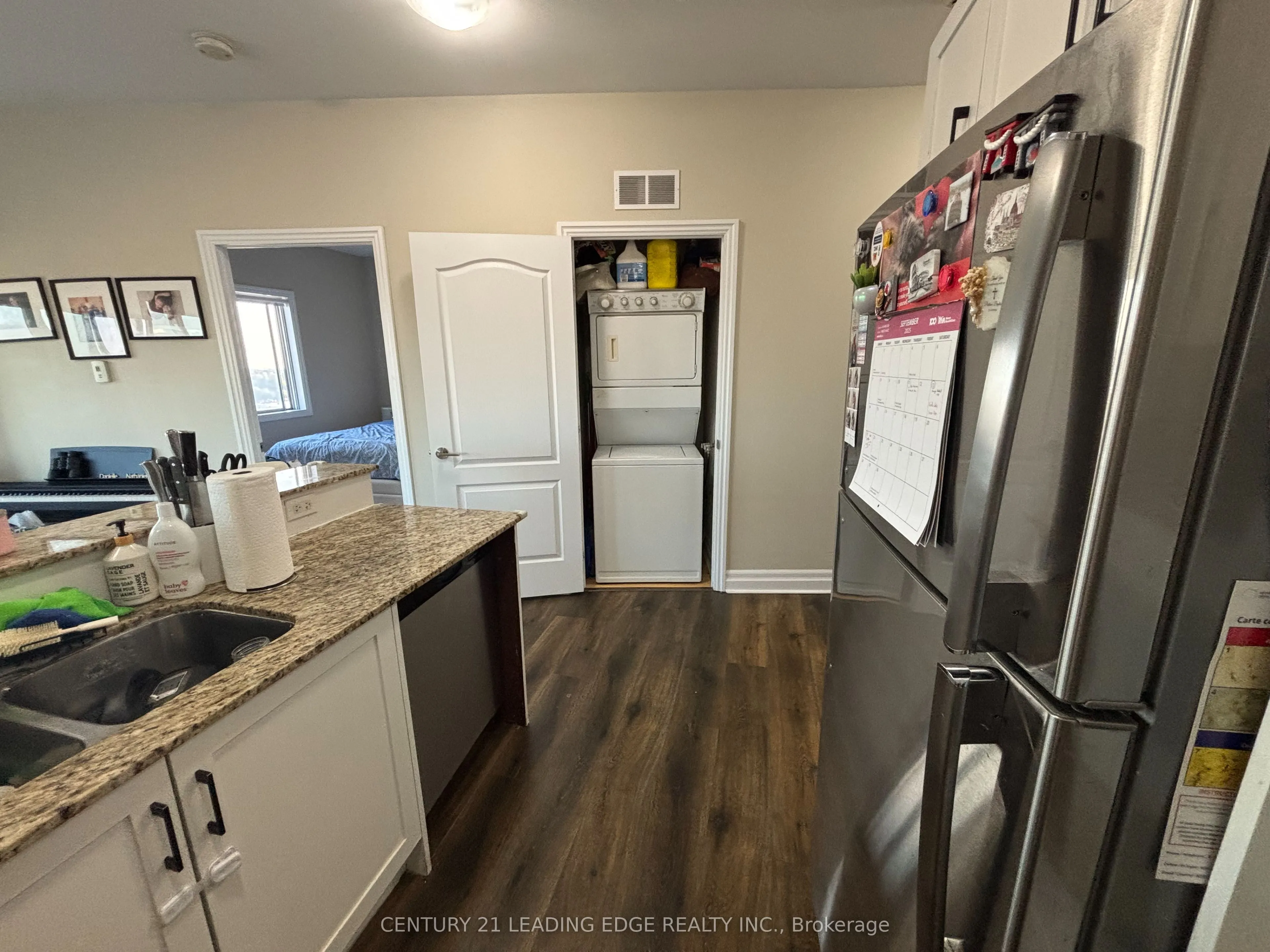 44 Bond Street W, #1005