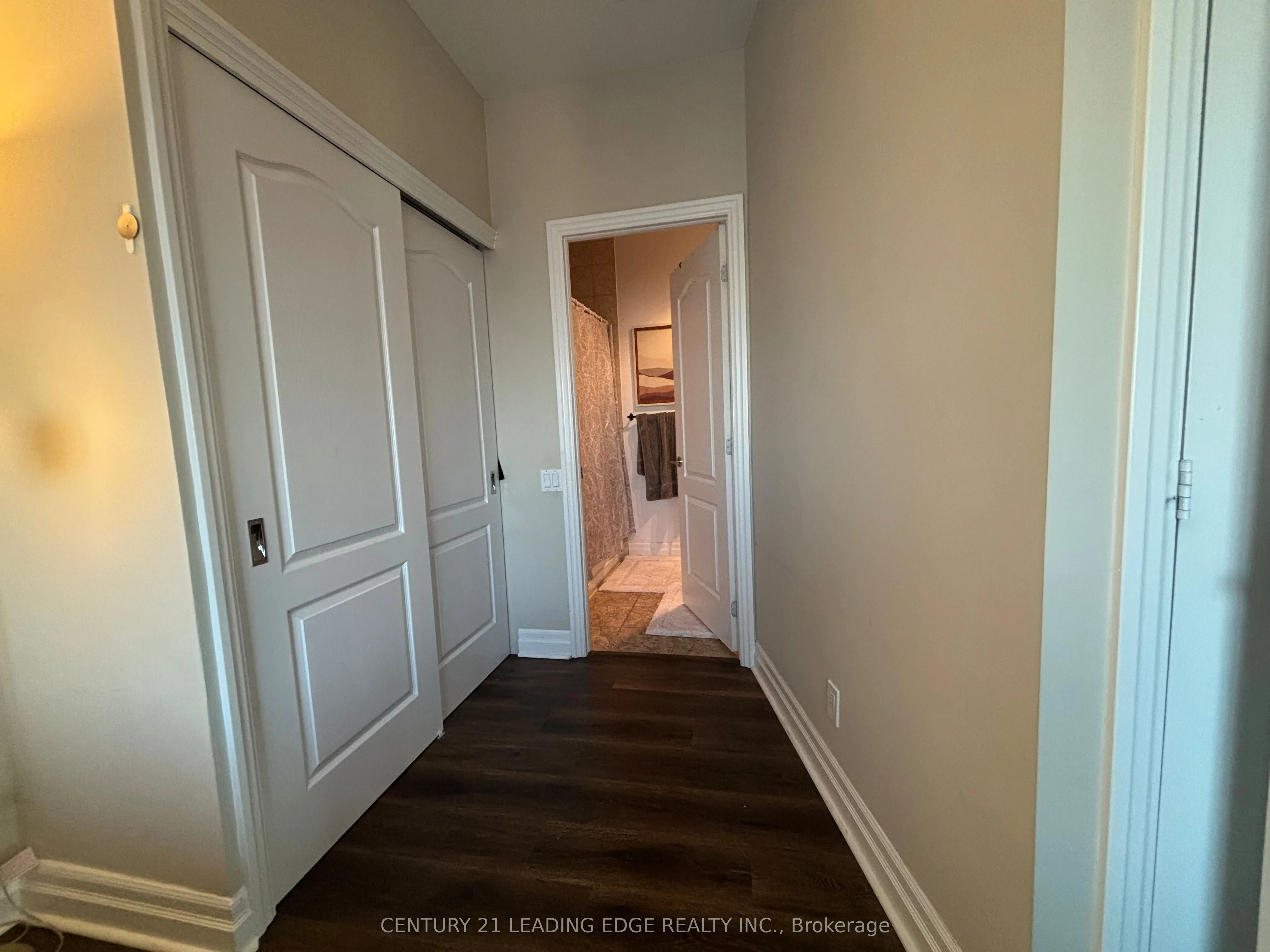 44 Bond Street W, #1005