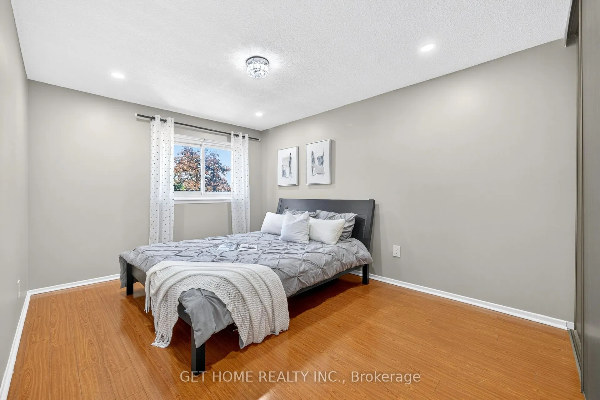 63 Homedale Drive