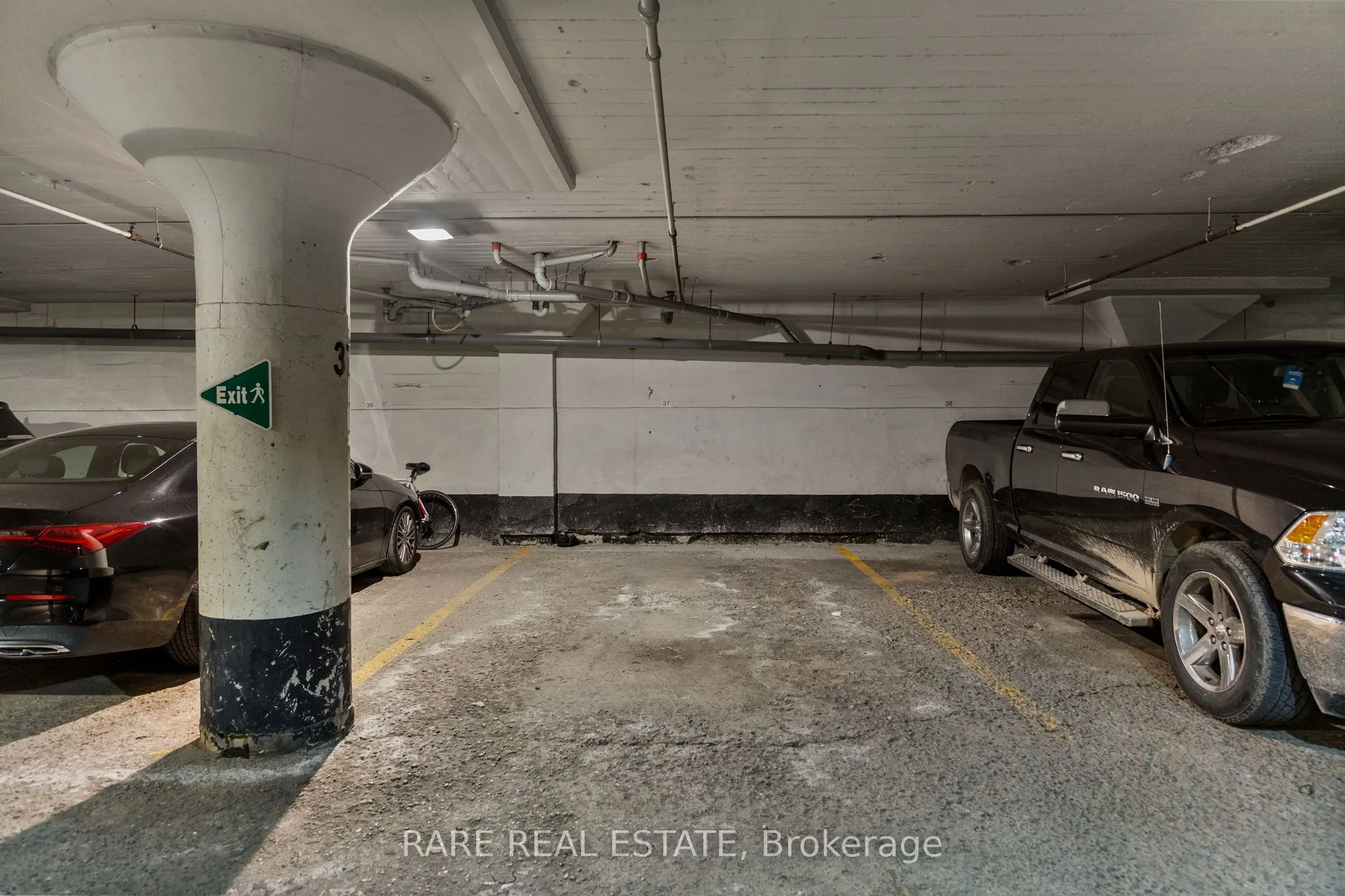 326 Carlaw Avenue