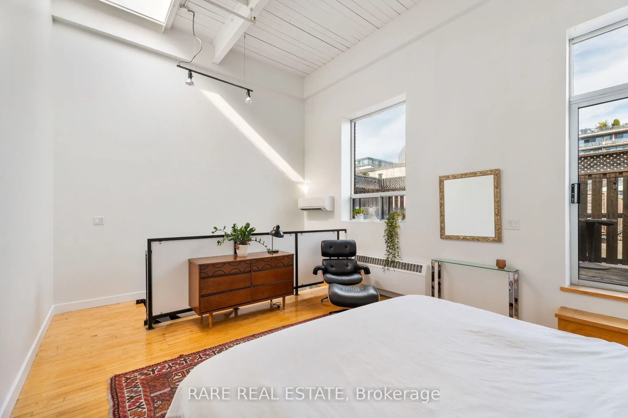 326 Carlaw Avenue
