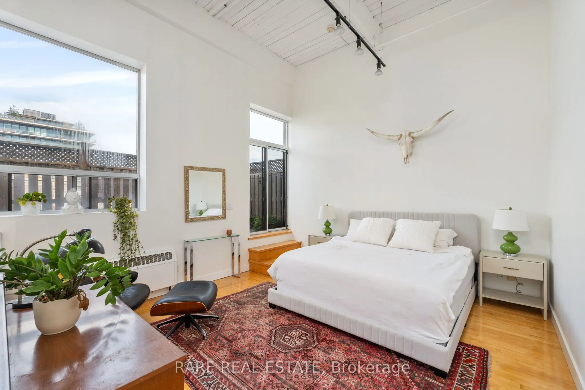 326 Carlaw Avenue