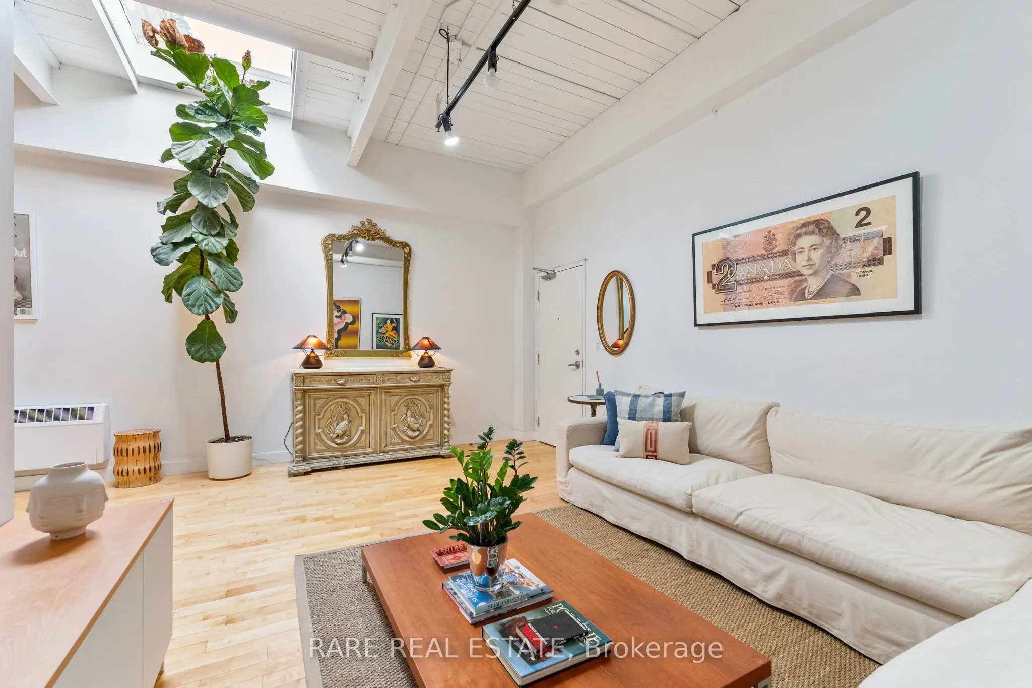 326 Carlaw Avenue