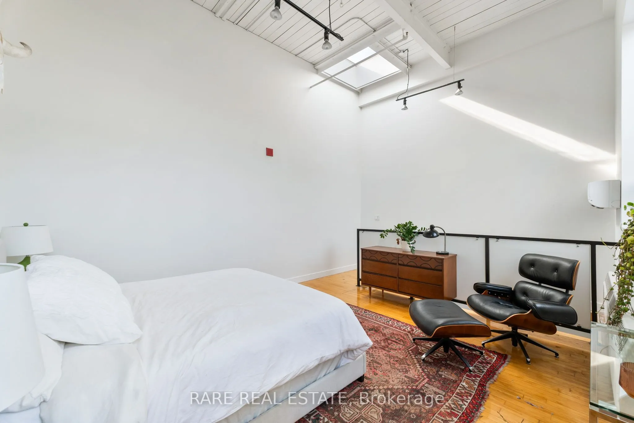 326 Carlaw Avenue