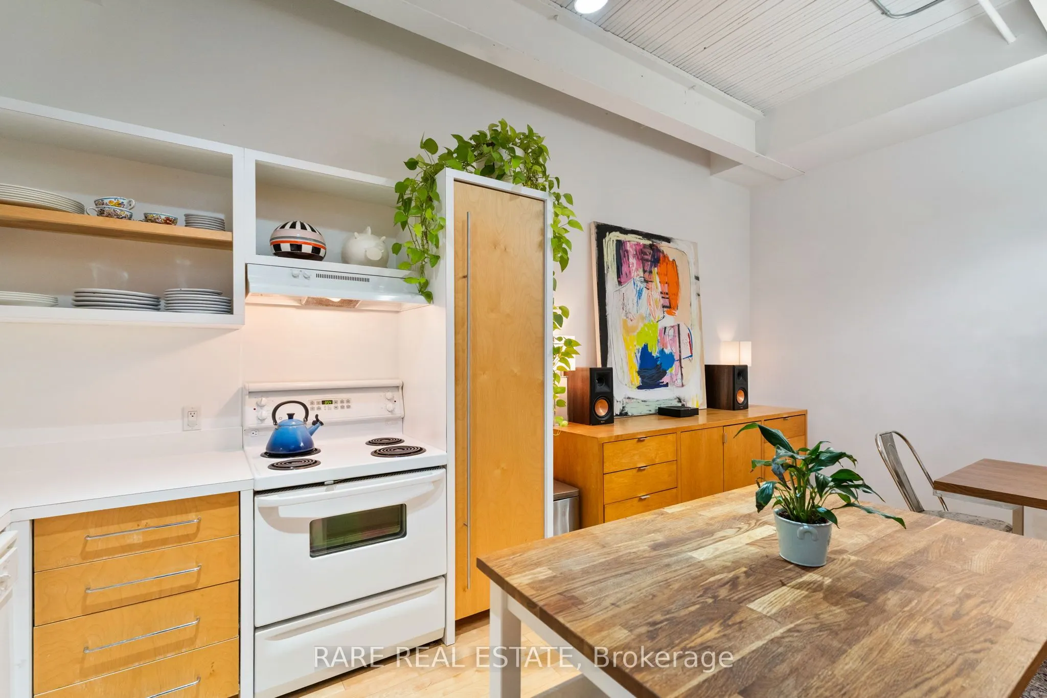 326 Carlaw Avenue