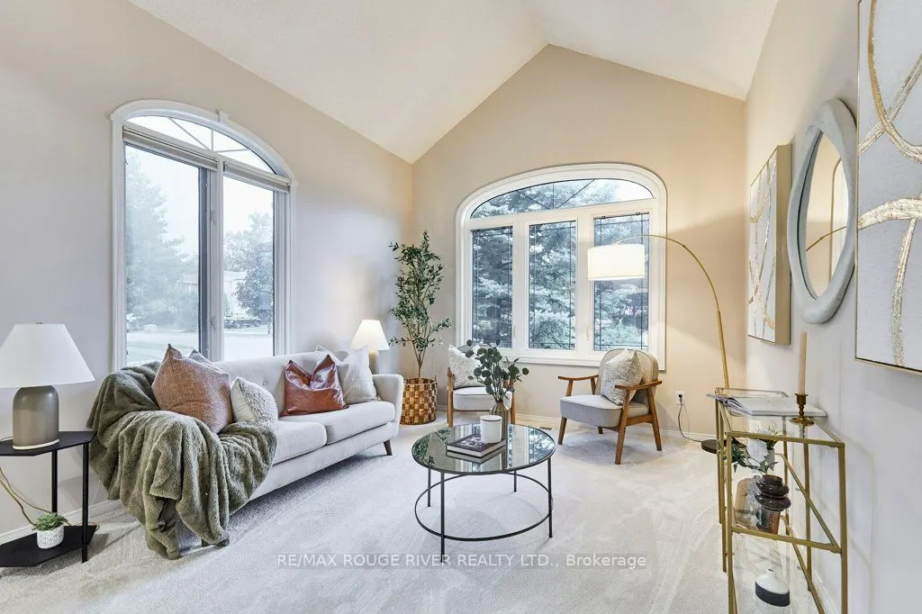 1622 Valley Ridge Crescent