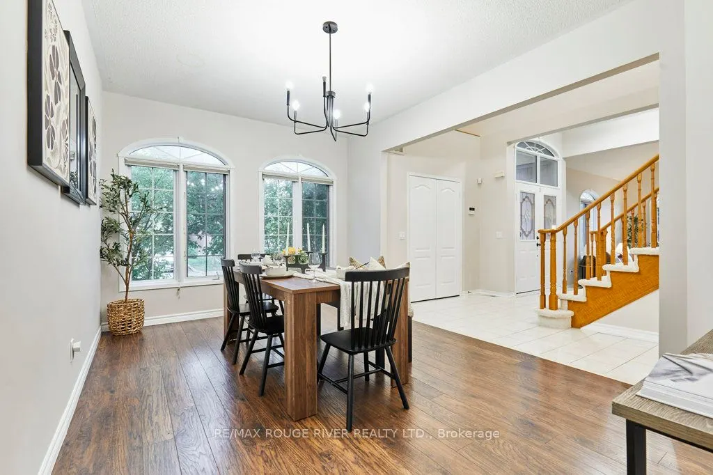 1622 Valley Ridge Crescent