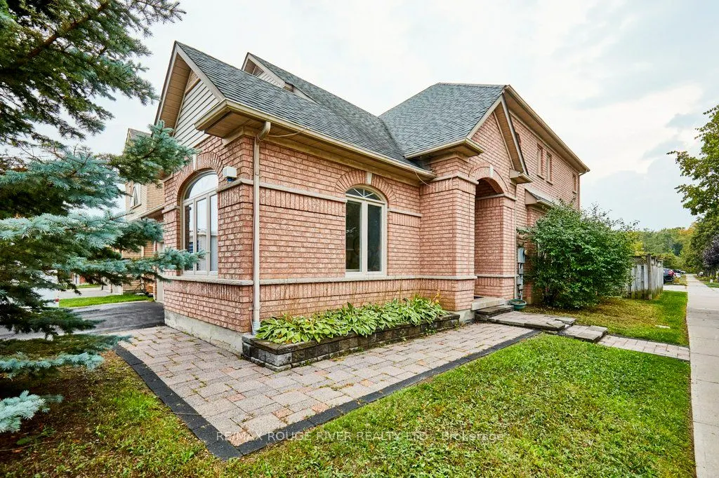 1622 Valley Ridge Crescent