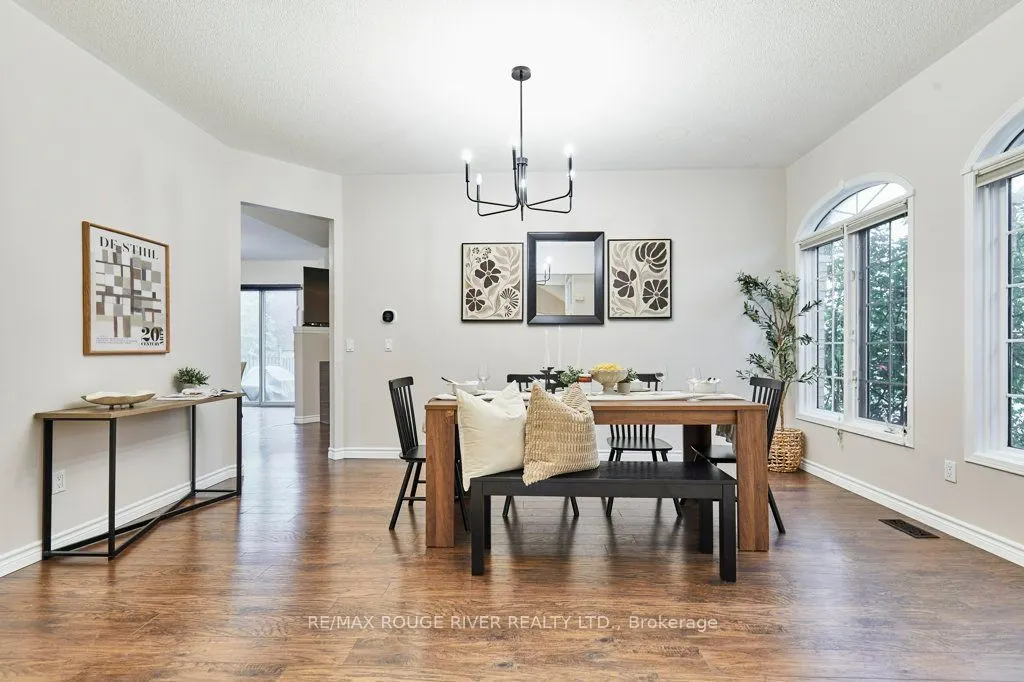 1622 Valley Ridge Crescent