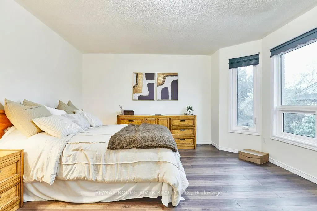 1622 Valley Ridge Crescent
