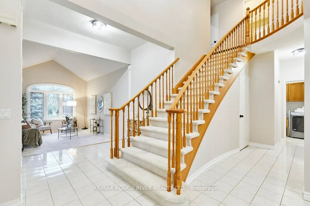 1622 Valley Ridge Crescent