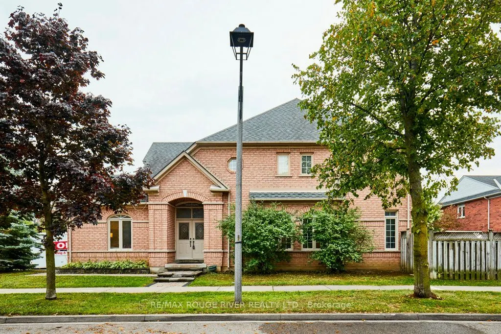 1622 Valley Ridge Crescent