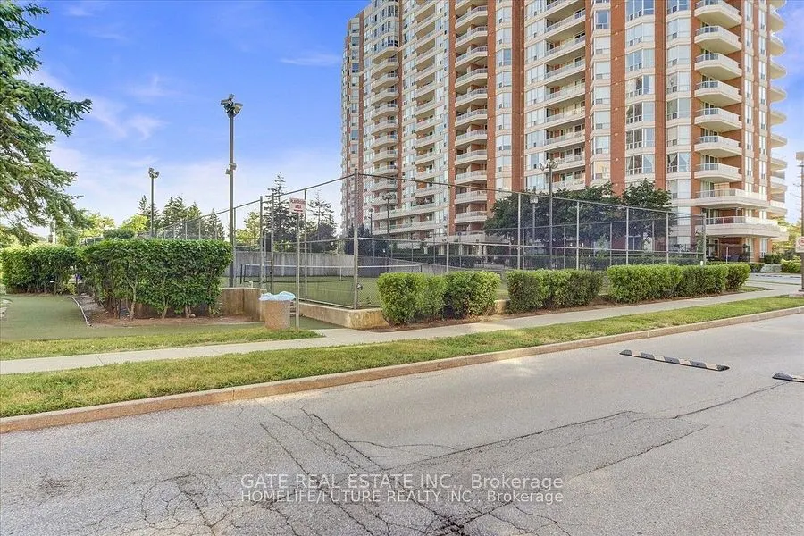 480 Mclevin Avenue, #PH8