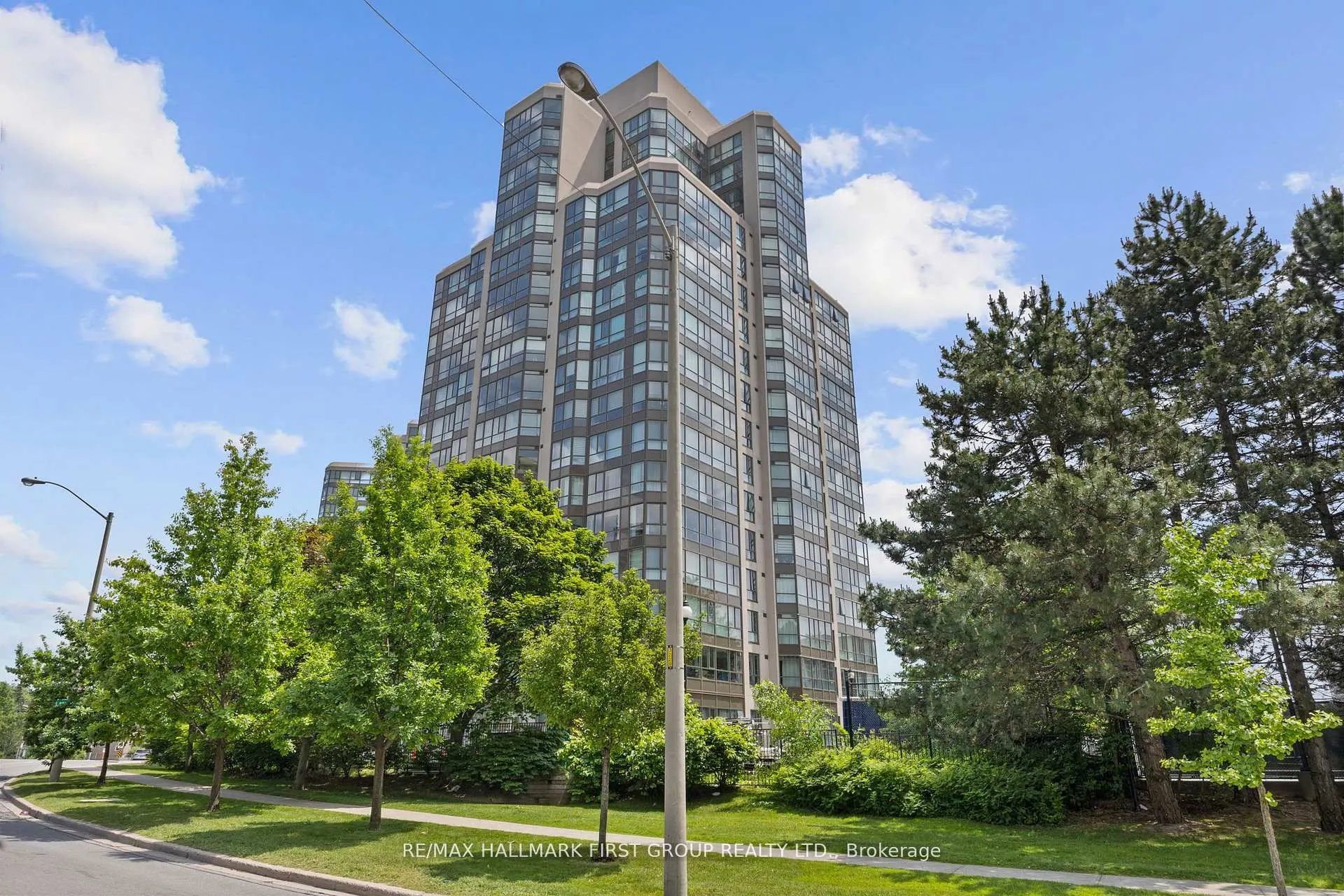 3231 Eglinton Avenue E, #506