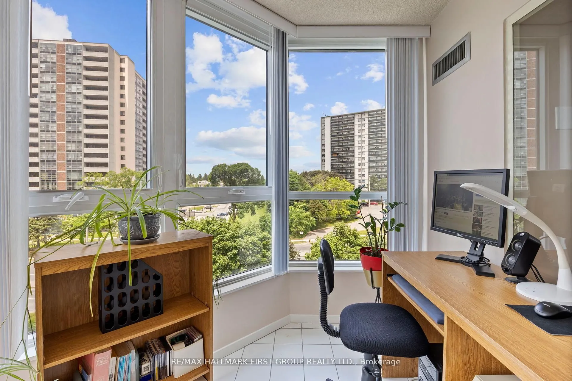 3231 Eglinton Avenue E, #506