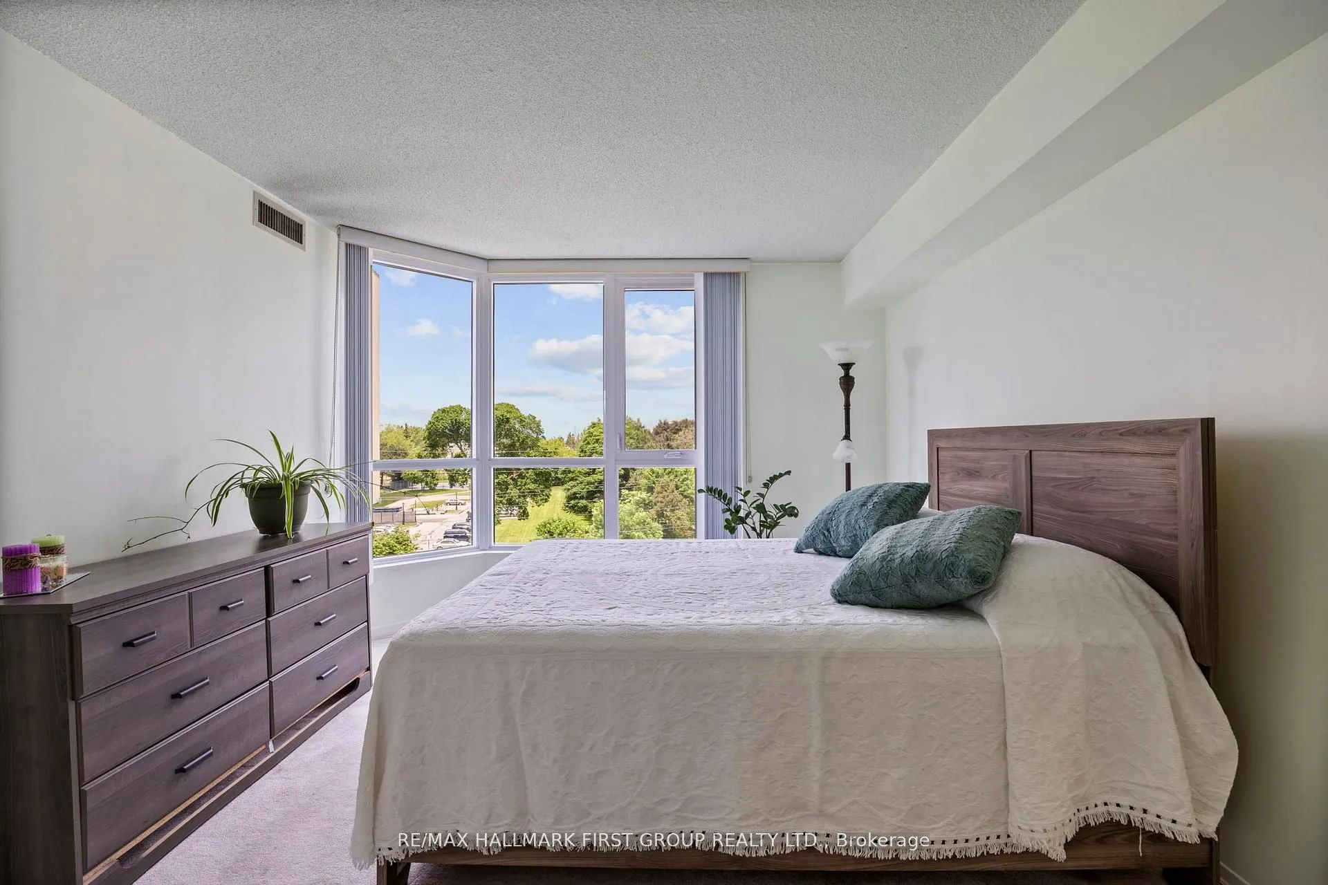 3231 Eglinton Avenue E, #506